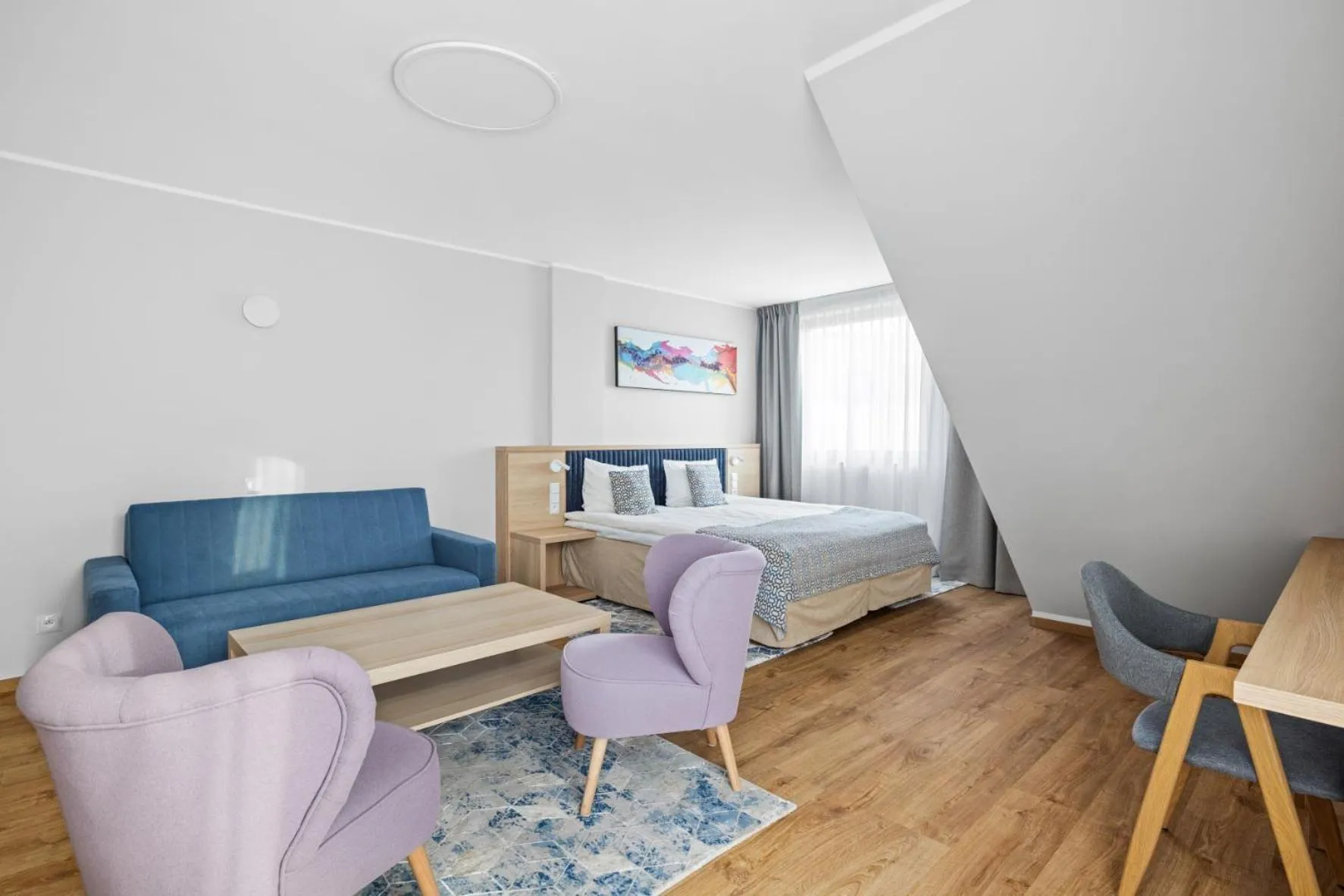 Bed in Maloves Resort & Spa, pokoje w bocznych budynkach