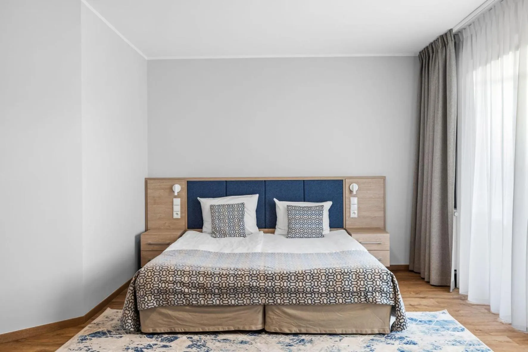 Bed in Maloves Resort & Spa, pokoje w bocznych budynkach