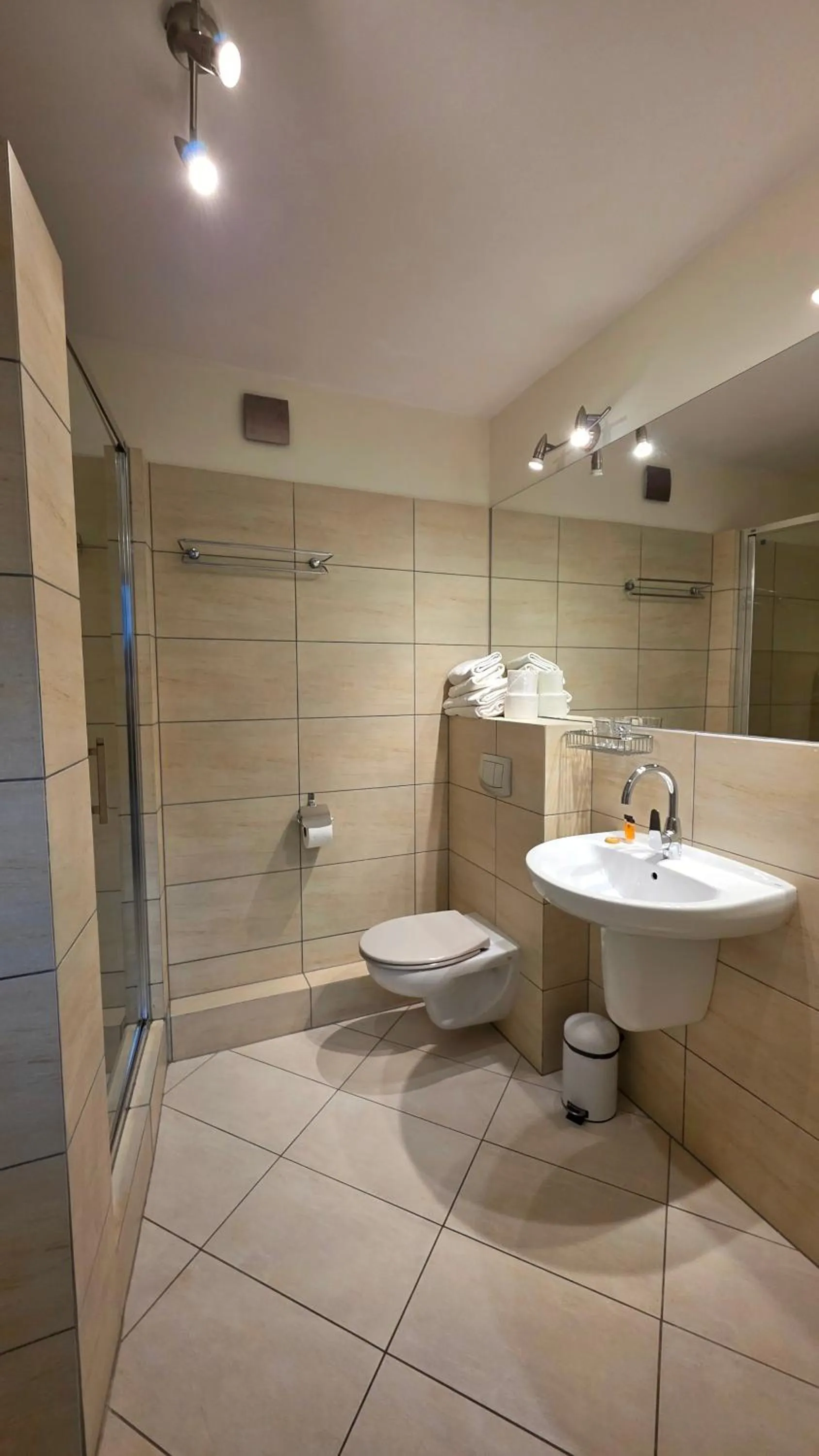 Maloves Resort & Spa, pokoje w bocznych budynkach