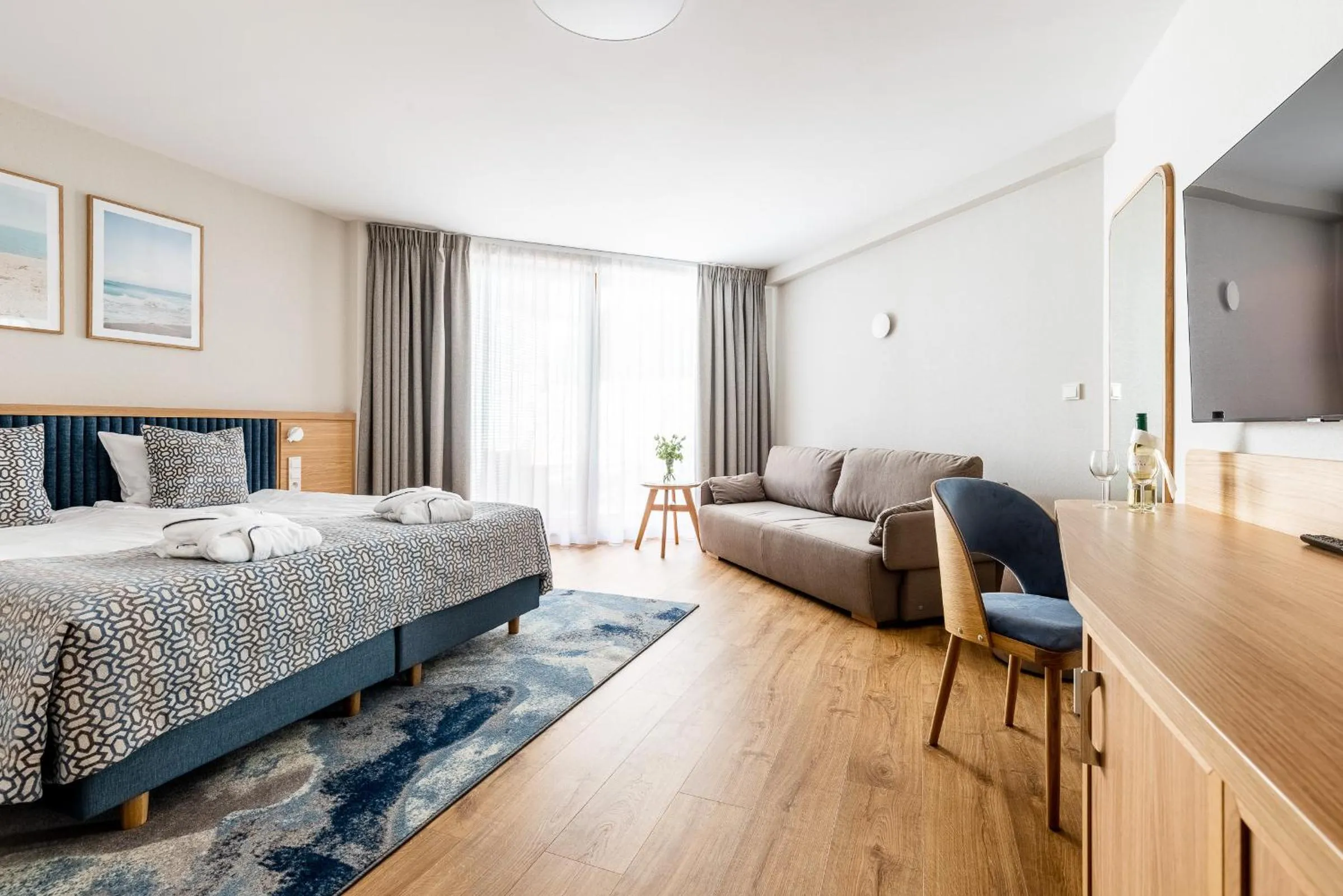 Bed in Maloves Resort & Spa, pokoje w bocznych budynkach