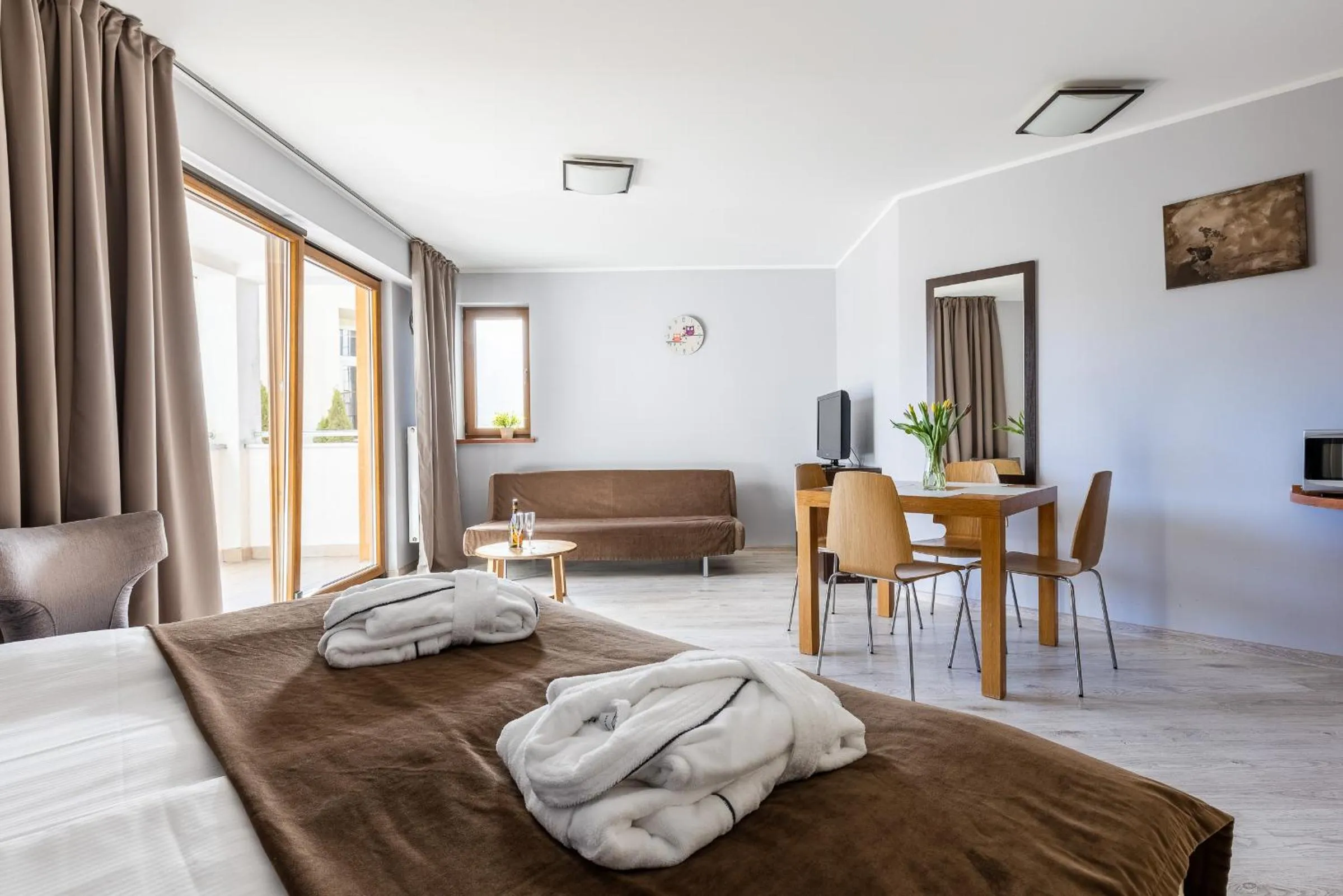 Photo of the whole room, Bed in Maloves Resort & Spa, pokoje w bocznych budynkach