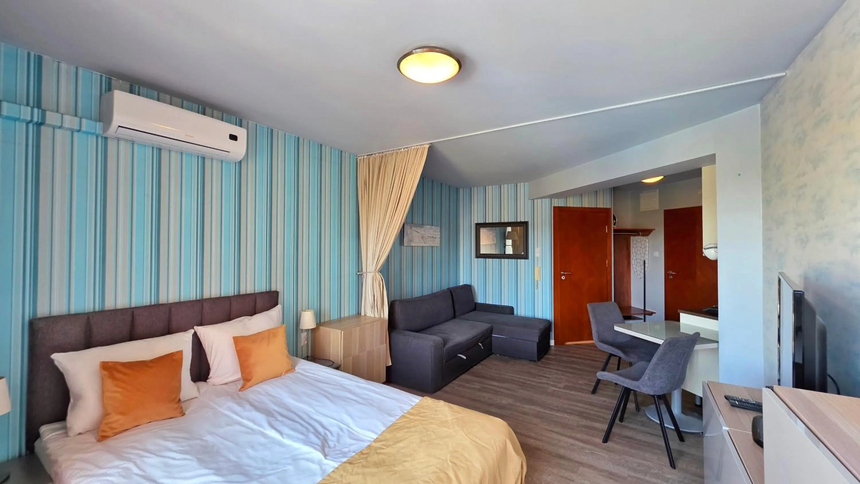 Bed in Maloves Resort & Spa, pokoje w bocznych budynkach