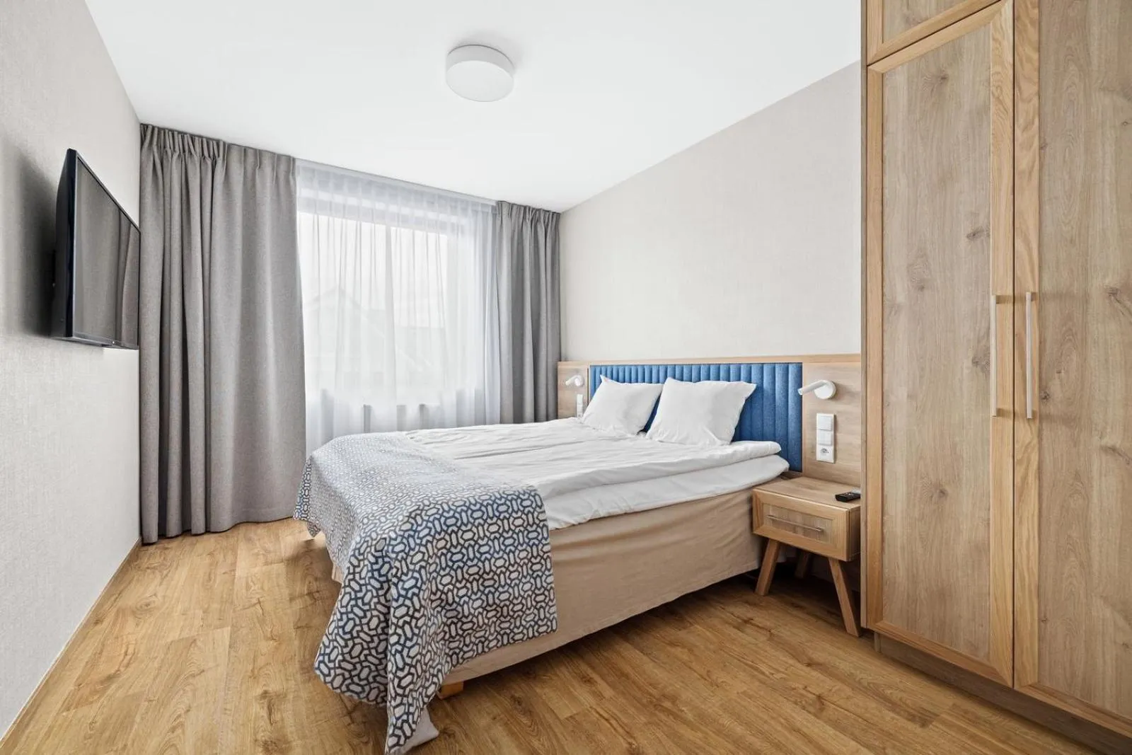 Bed in Maloves Resort & Spa, pokoje w bocznych budynkach