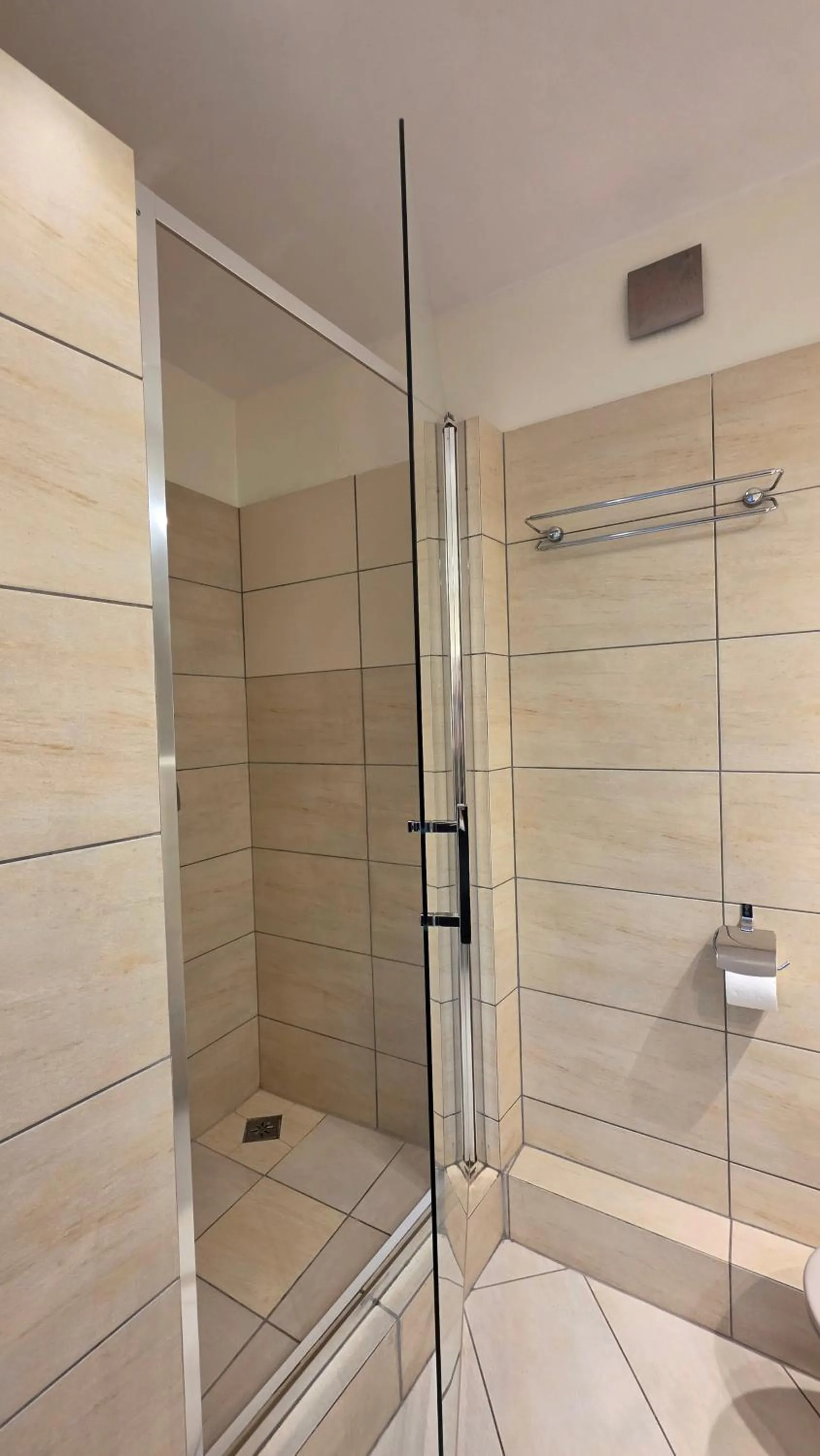 Maloves Resort & Spa, pokoje w bocznych budynkach