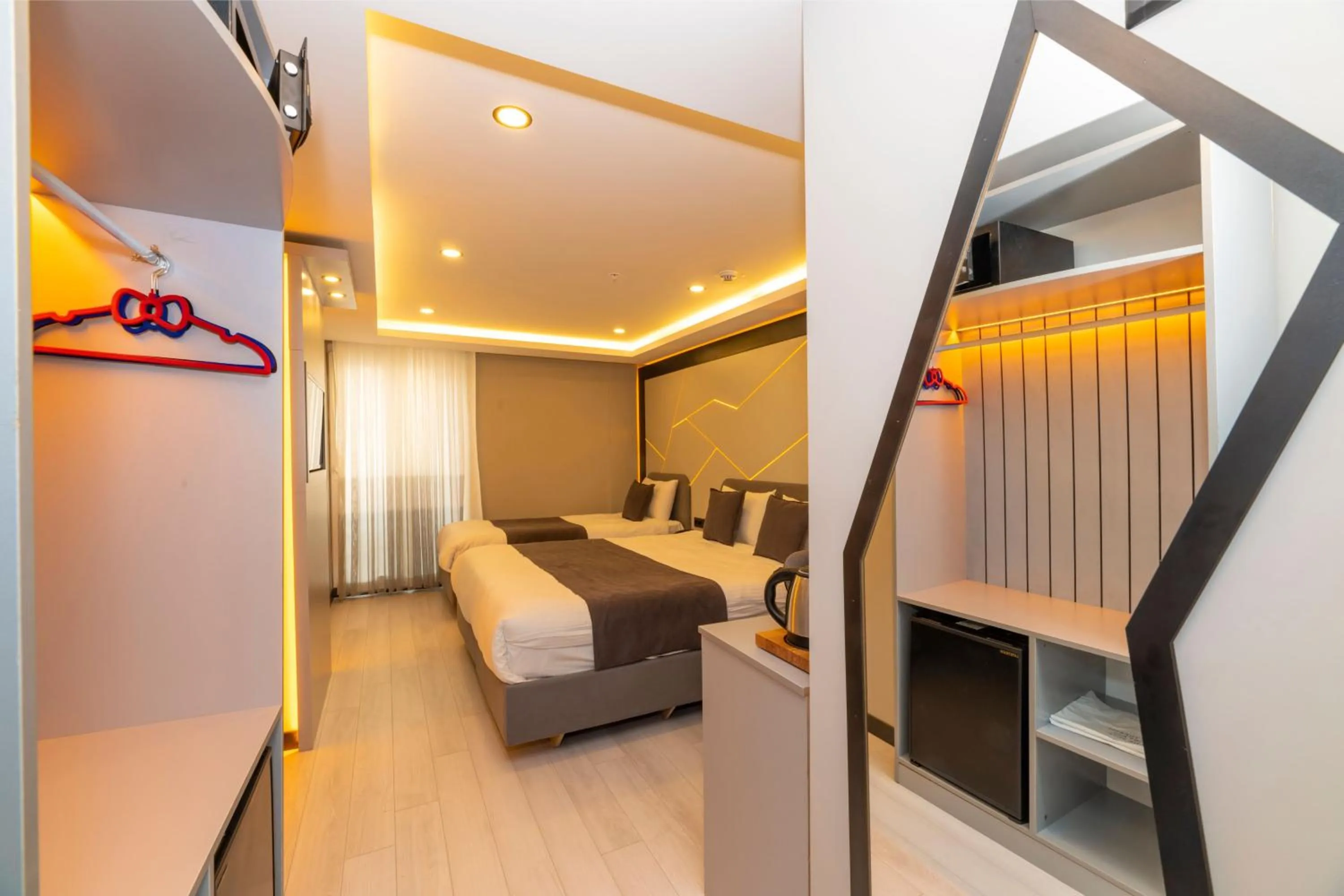 Bedroom, Bed in White Corner Hotel