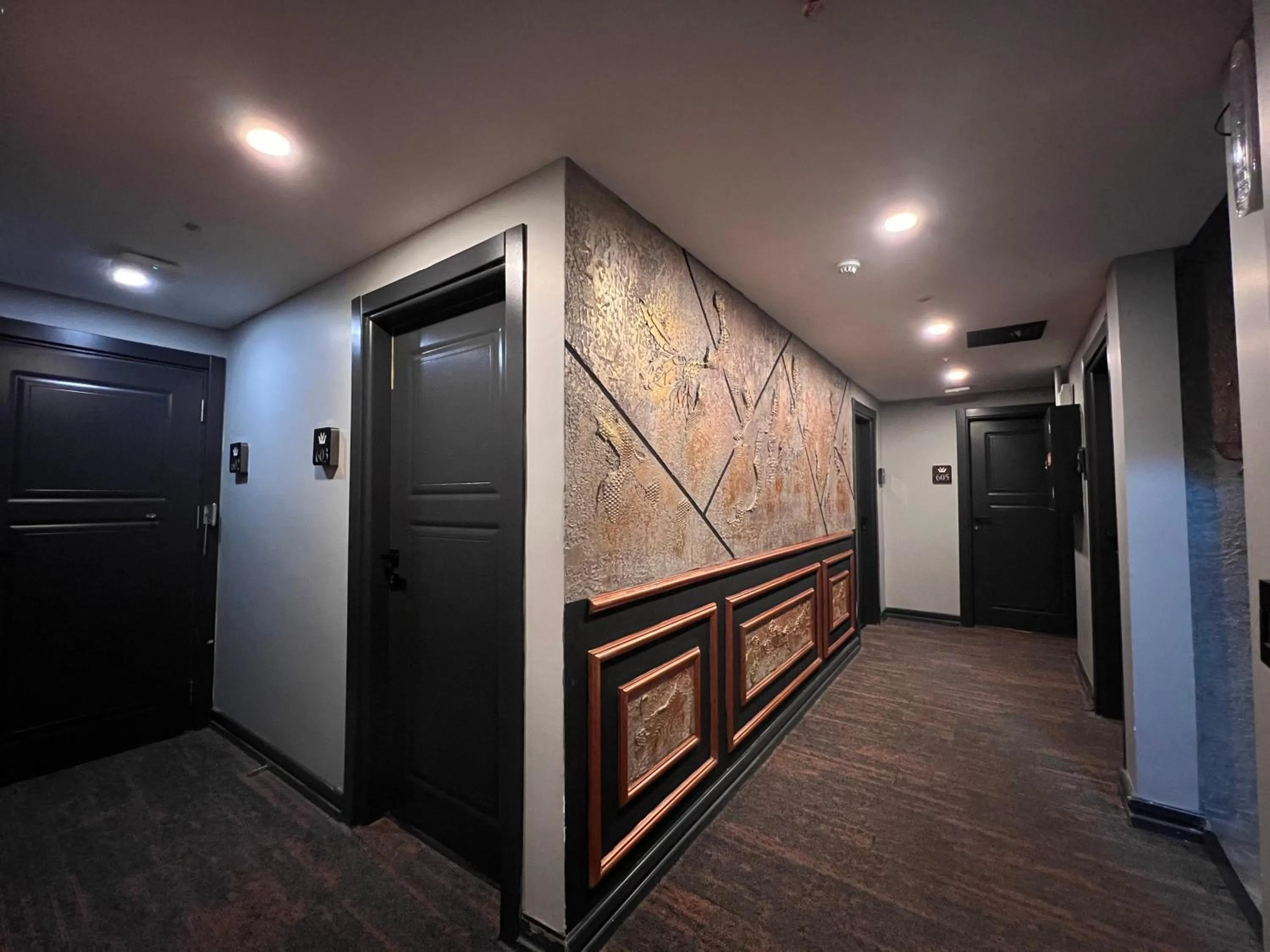 Property building in White Corner Hotel