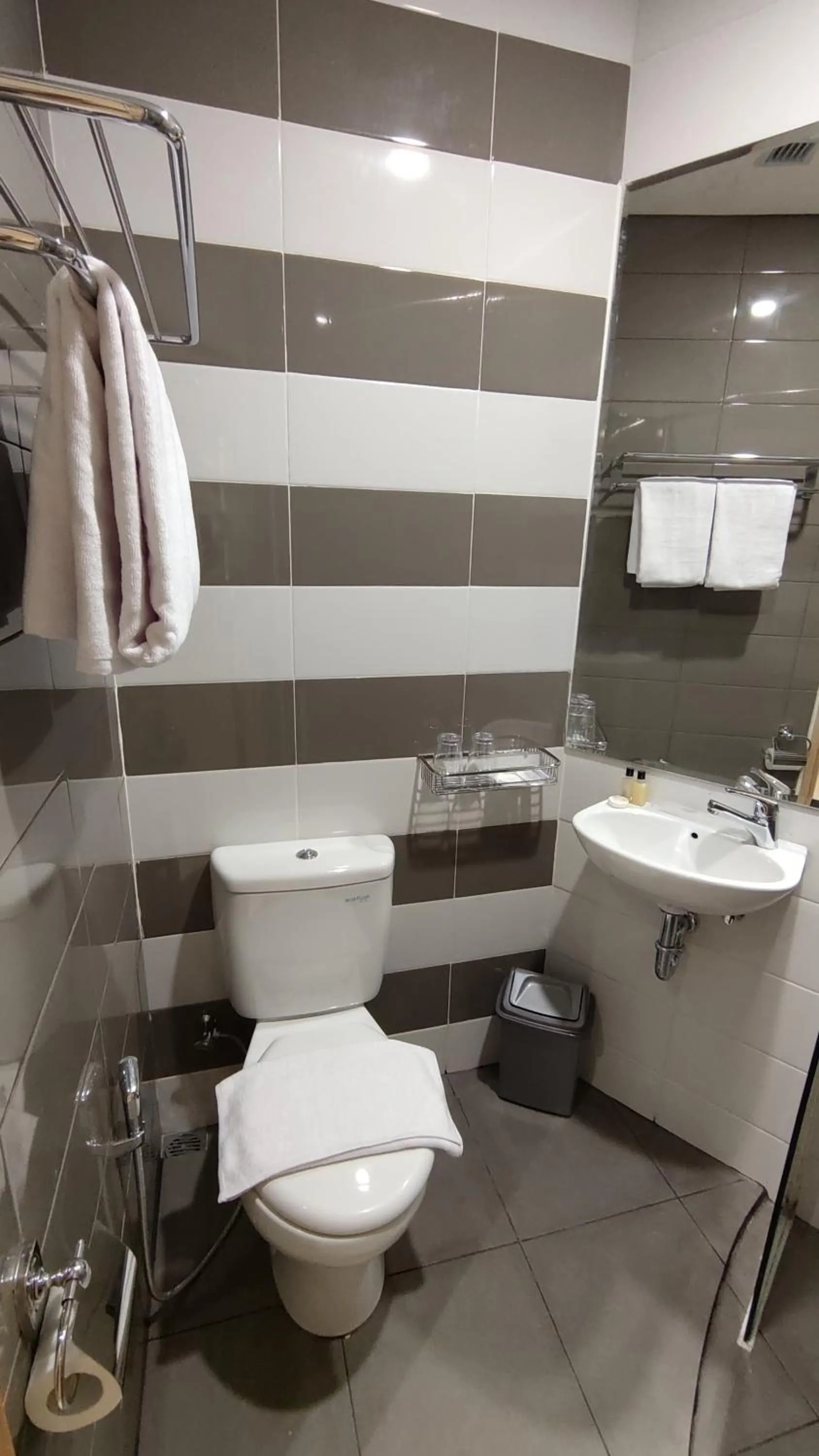 Bathroom in Agogo Downtown Hotel Surabaya