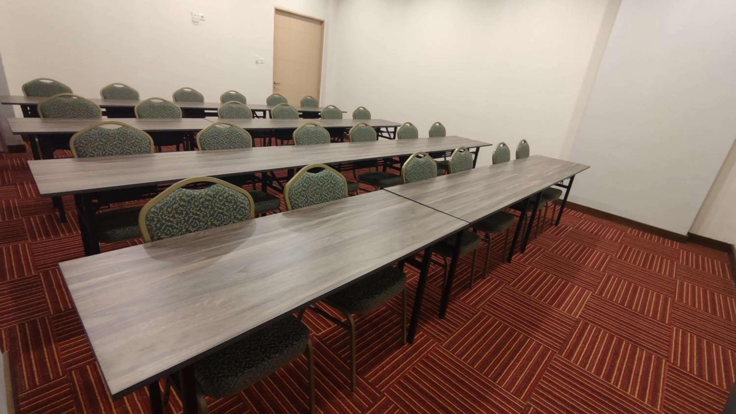 Meeting/conference room in Agogo Downtown Hotel Surabaya