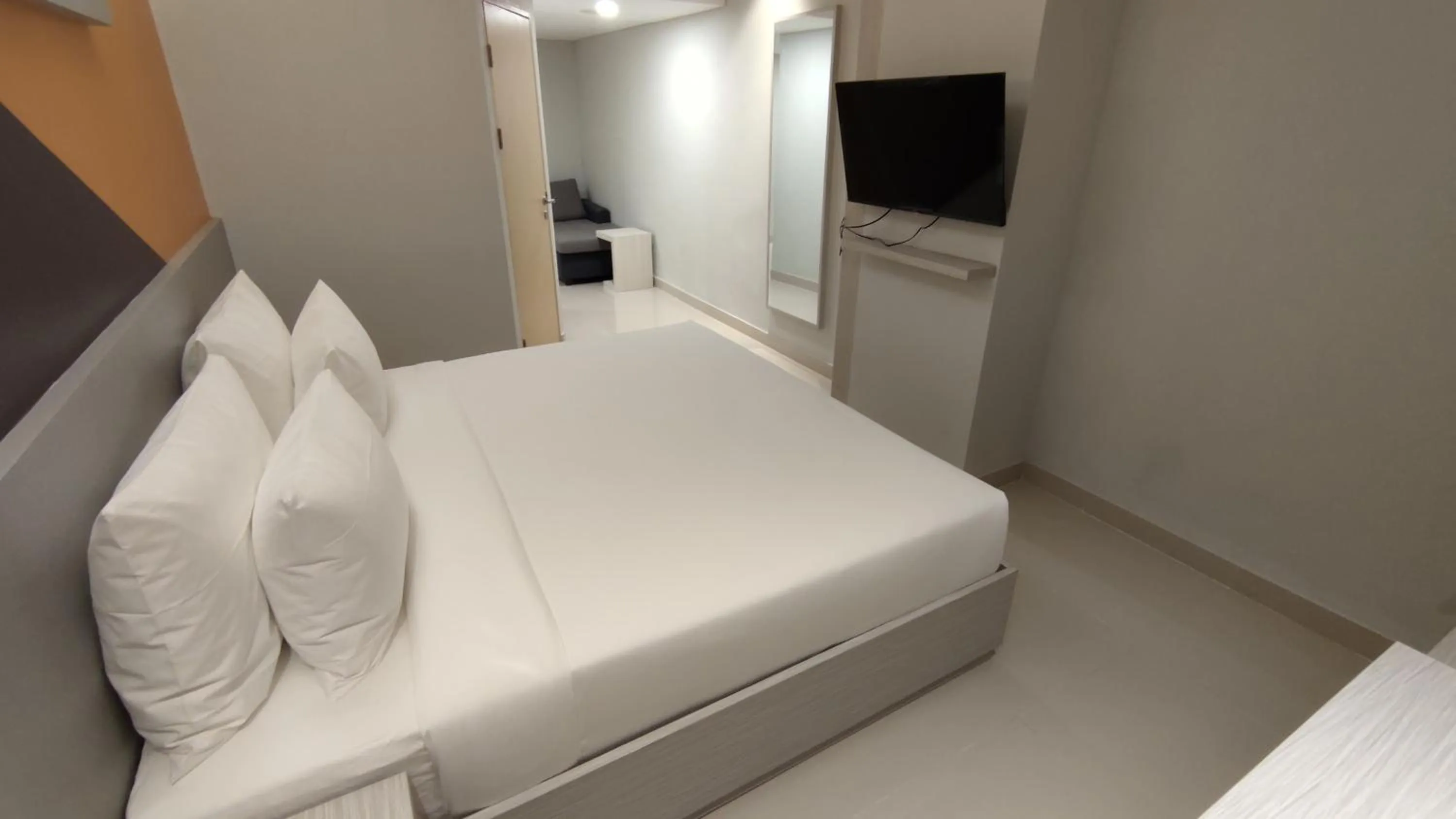 Bedroom, Bed in Agogo Downtown Hotel Surabaya