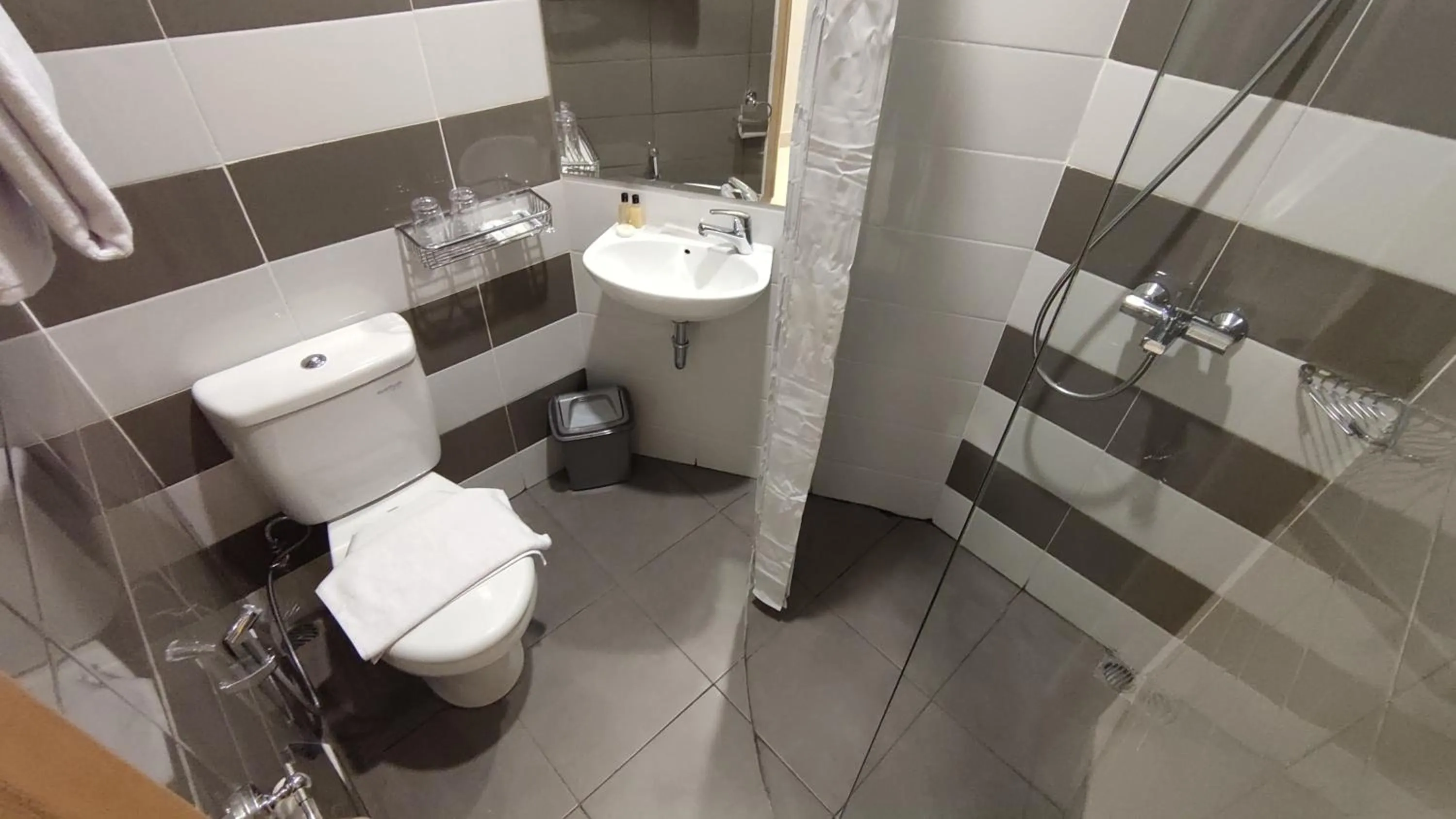 Bathroom in Agogo Downtown Hotel Surabaya