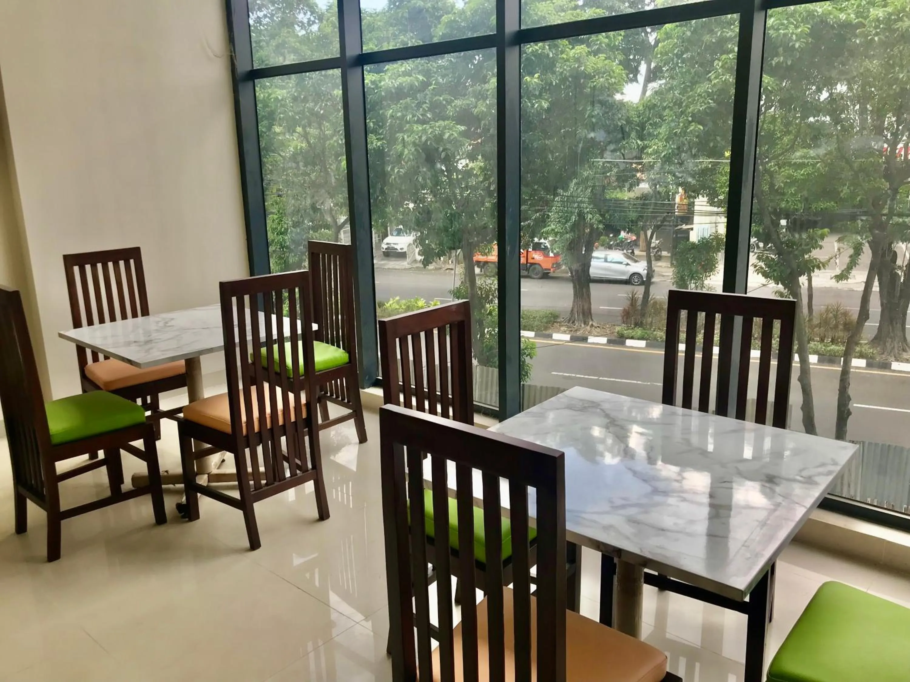 Restaurant/places to eat in Agogo Downtown Hotel Surabaya