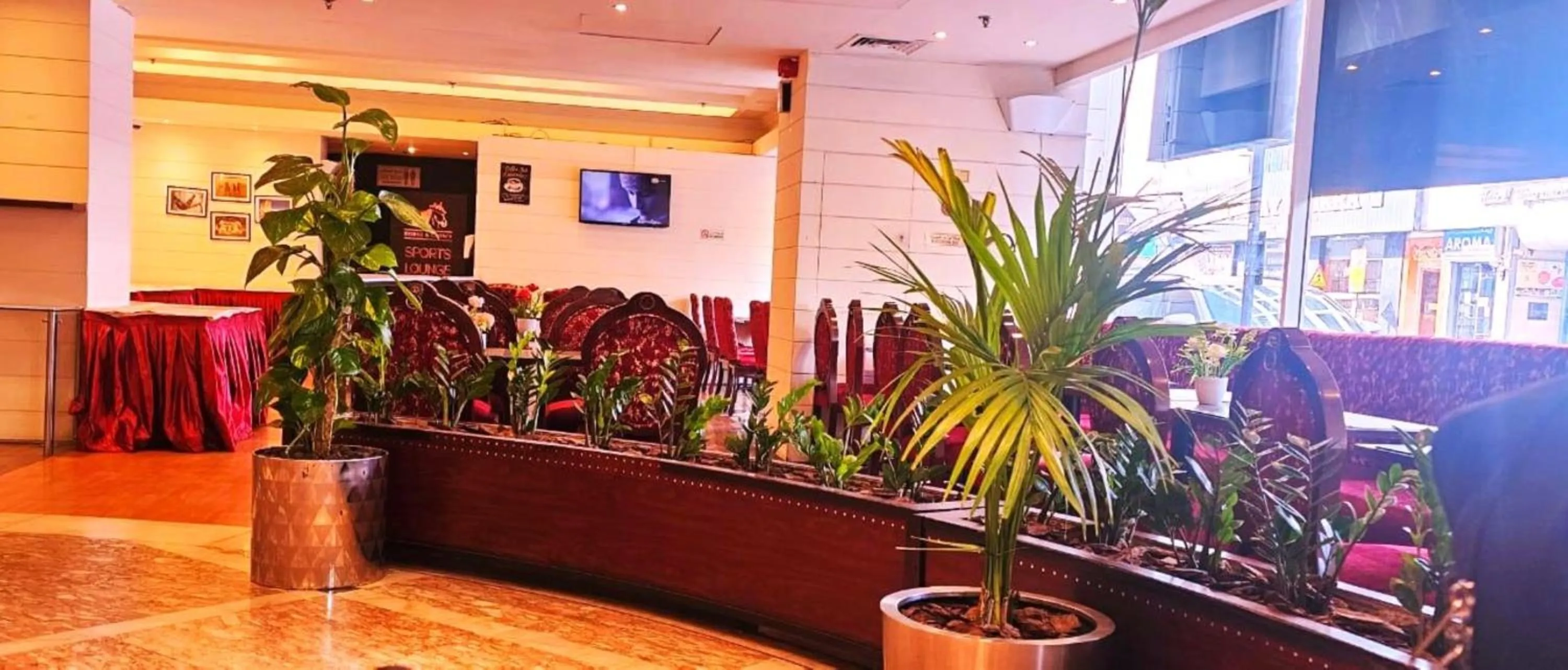 Restaurant/places to eat in Rolla Suites Hotel -Former J5 Bur Dubai Hotel