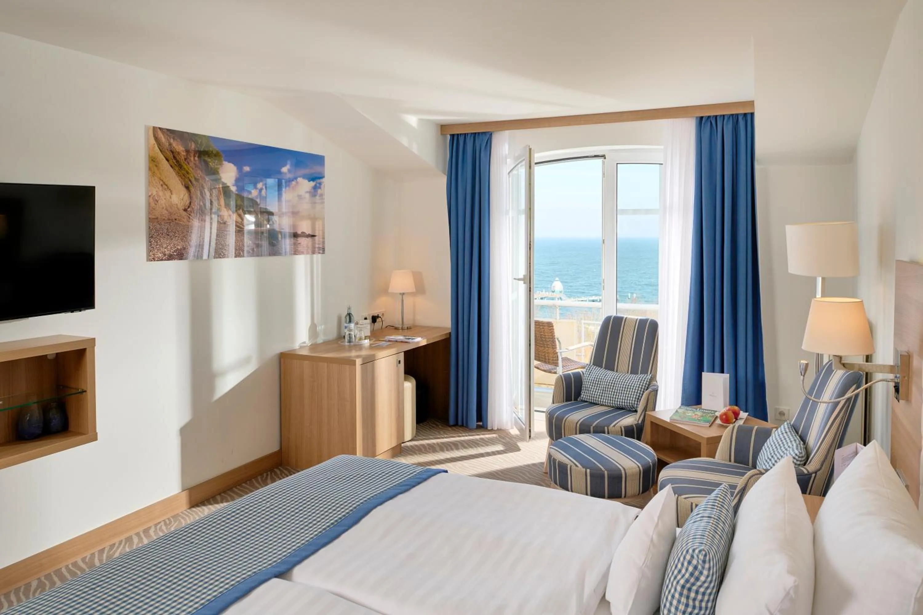 Photo of the whole room, Bed in Hotel Bernstein