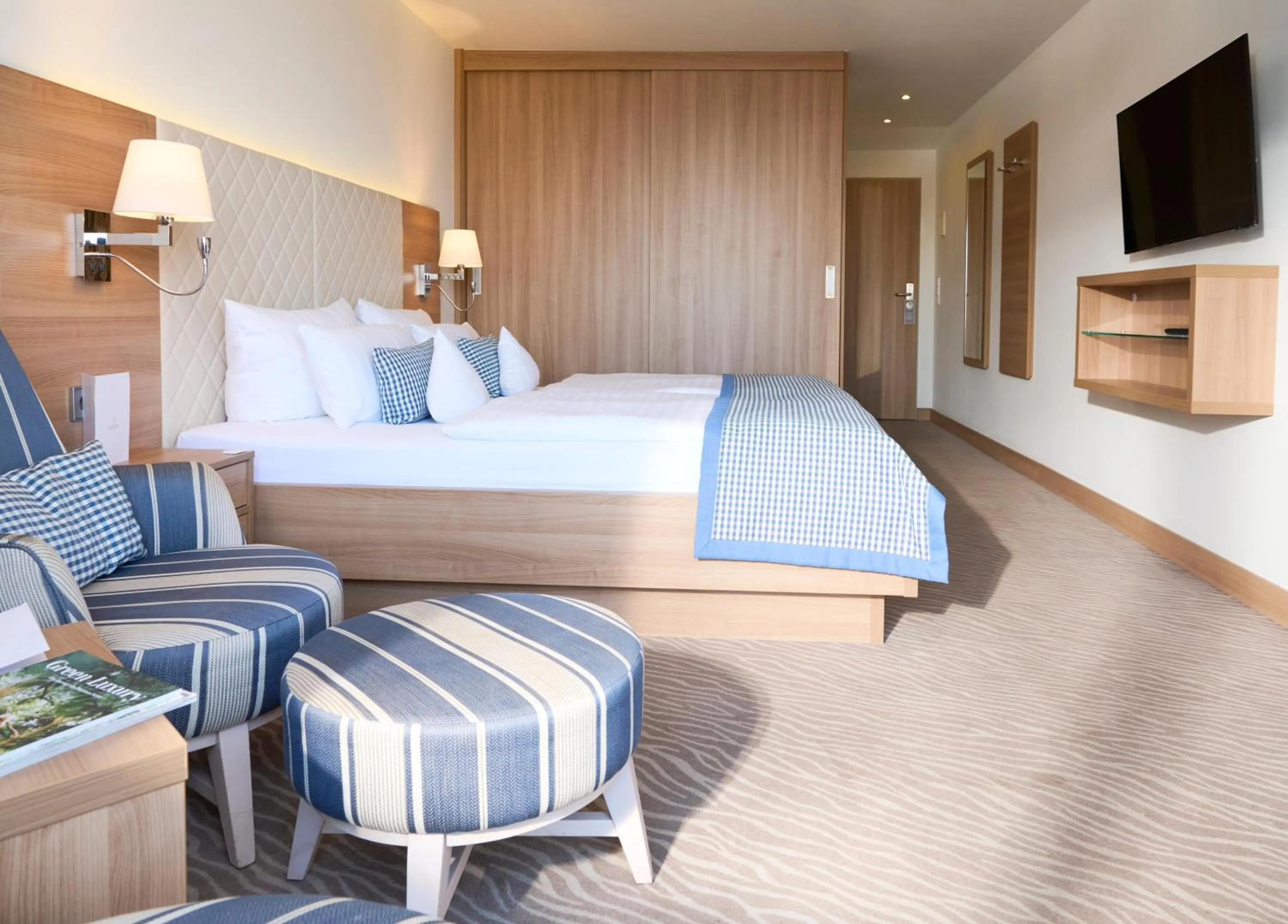 Photo of the whole room, Bed in Hotel Bernstein