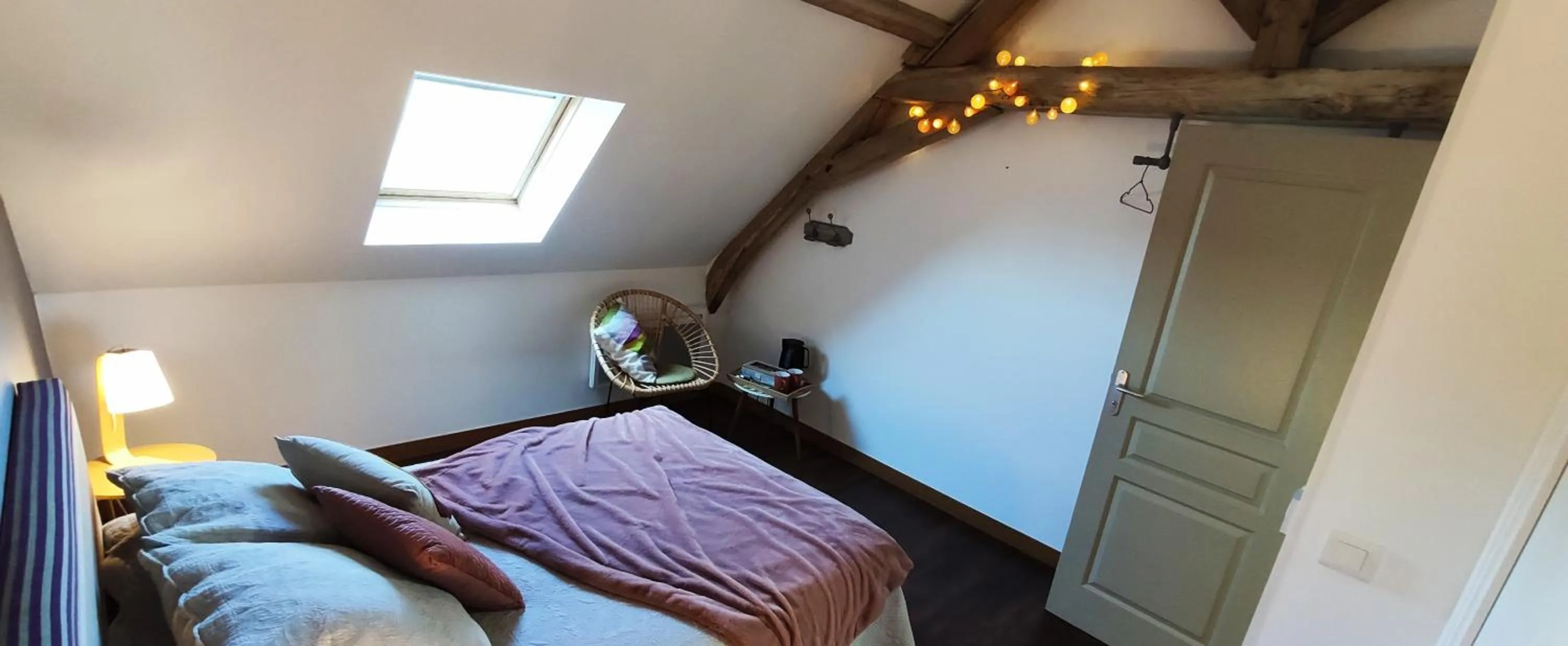 Photo of the whole room, Bed in L'Aubinoise