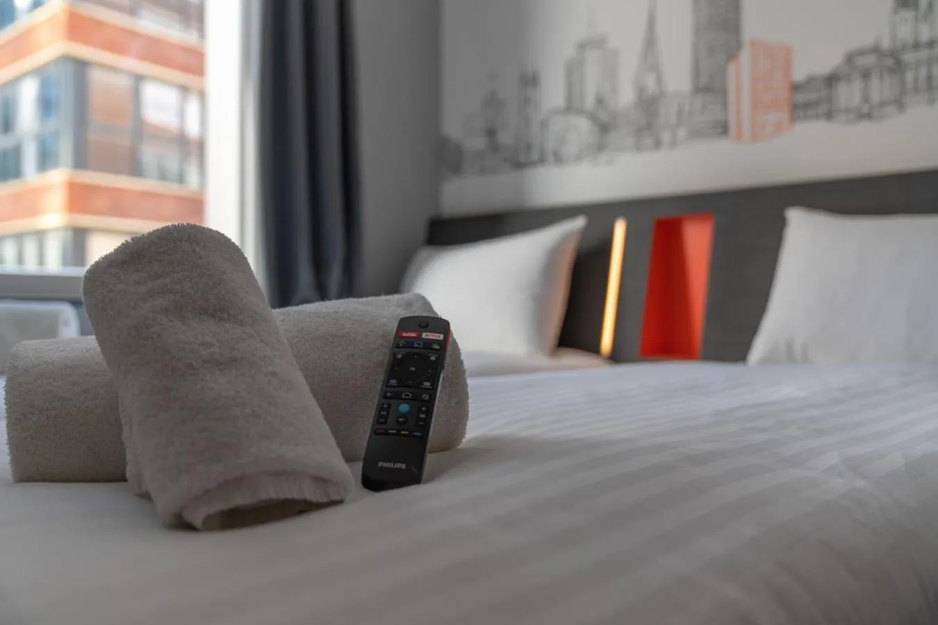 Bedroom, Bed in easyHotel Cardiff