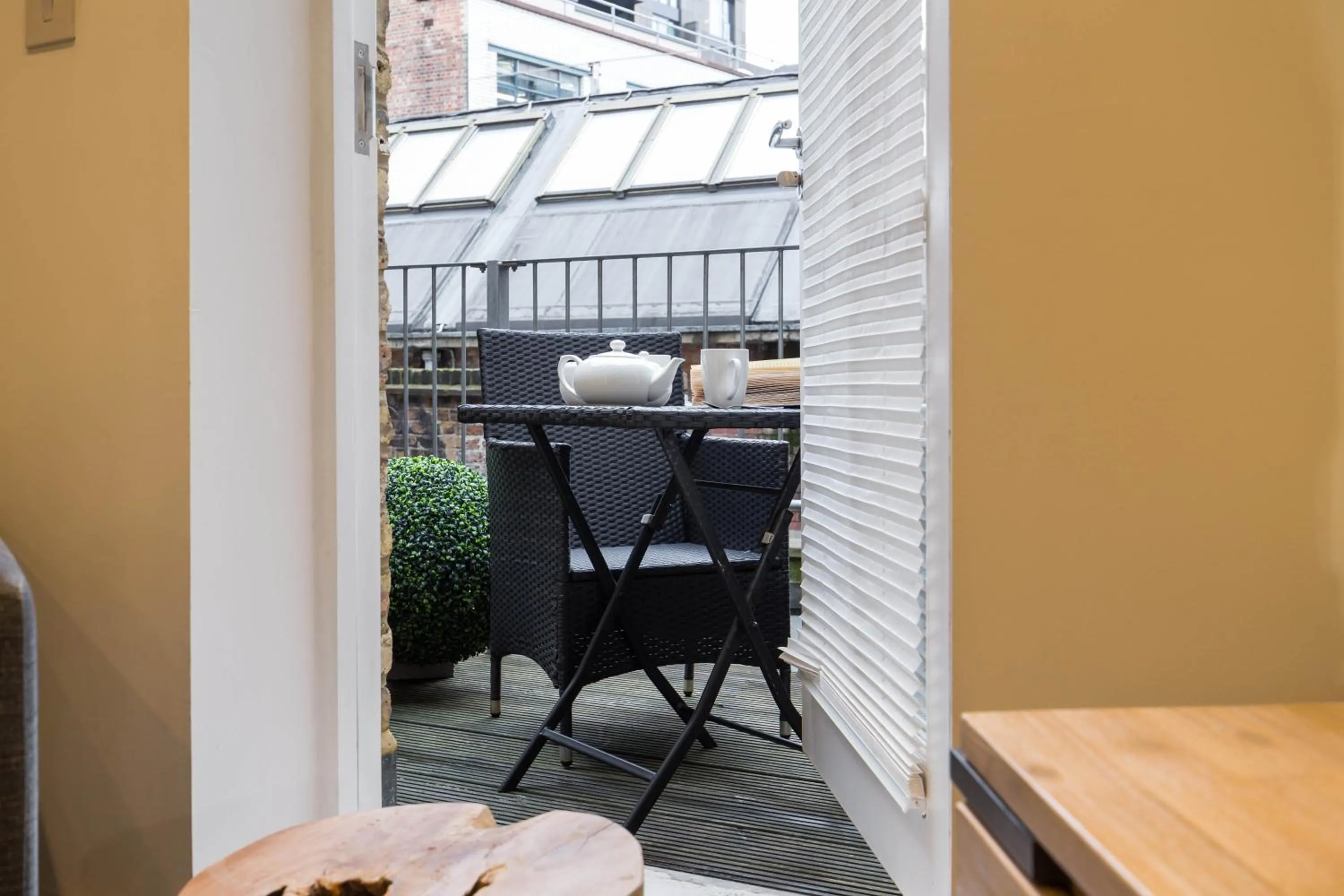 Balcony/Terrace in Urban Chic - Rathbone