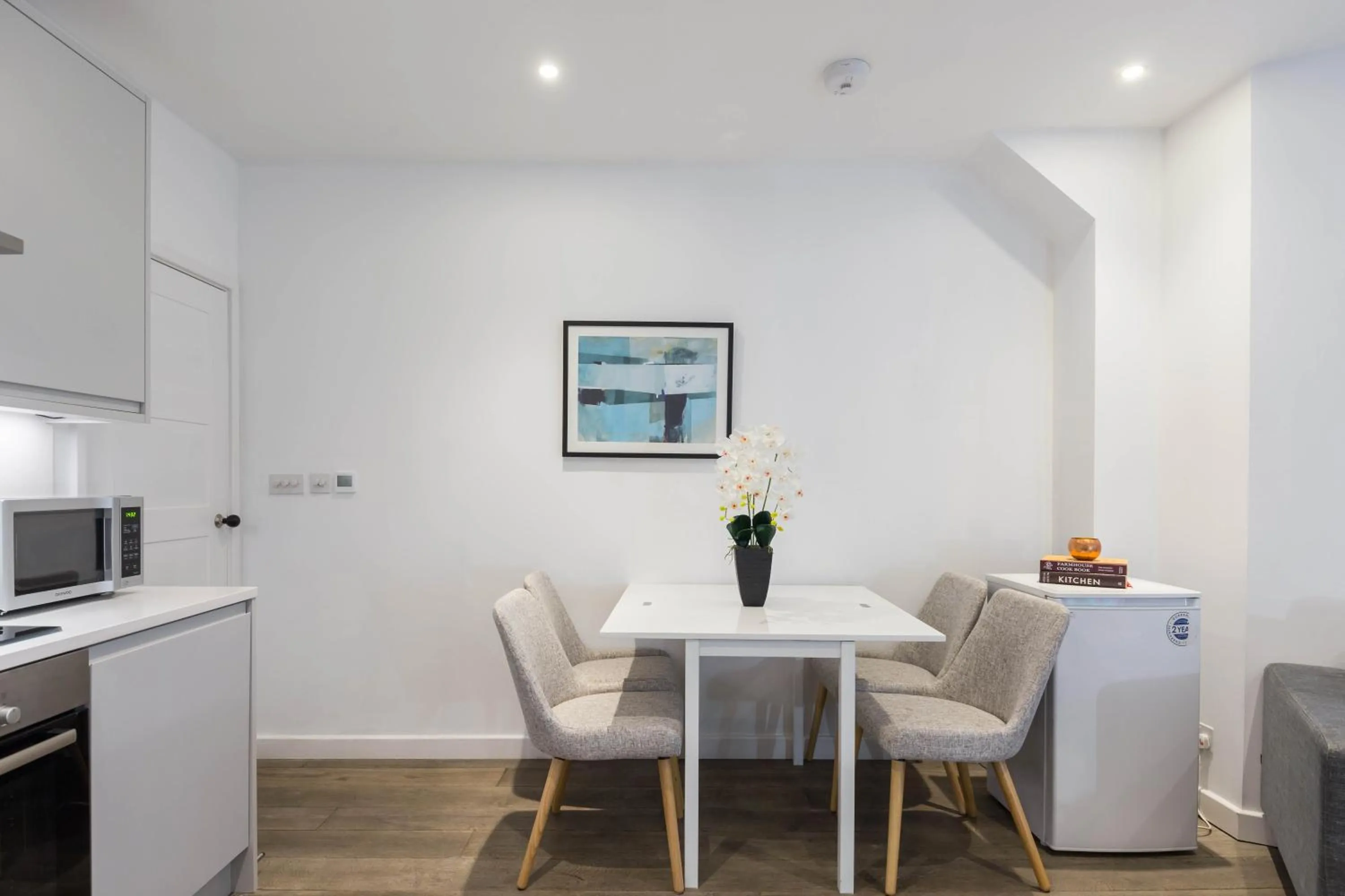 Dining area in Urban Chic - Rathbone