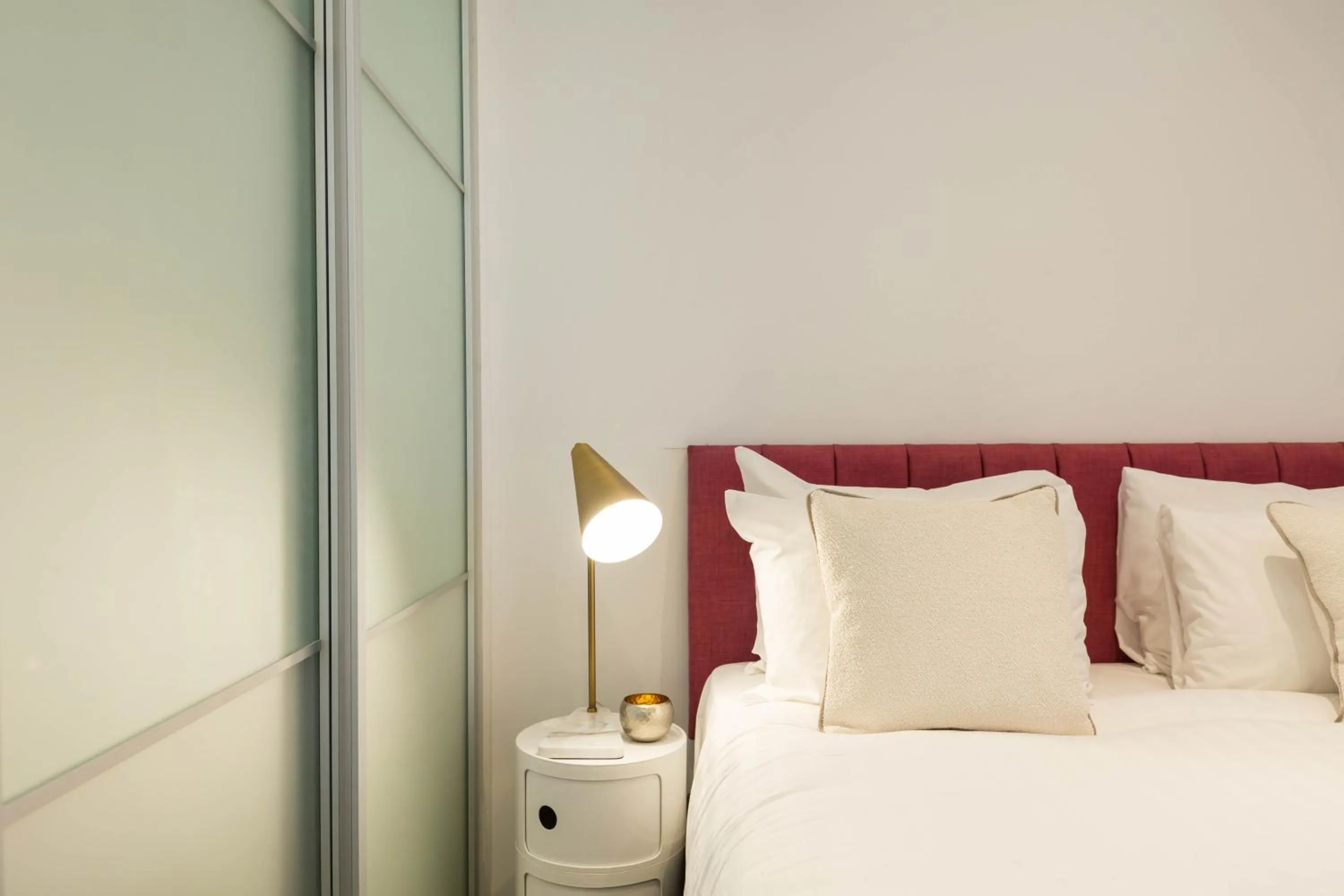 Bed in Urban Chic - Rathbone