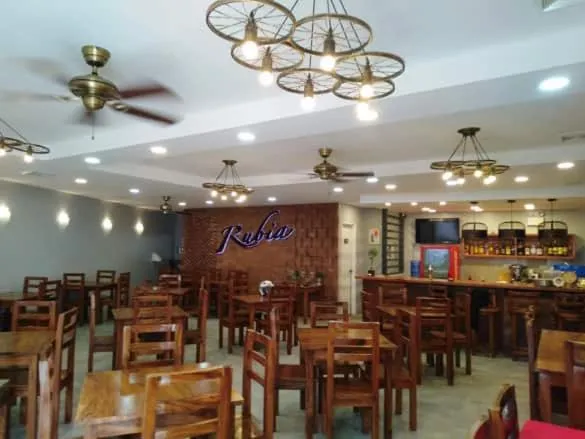 Restaurant/places to eat in R Bed and Breakfast