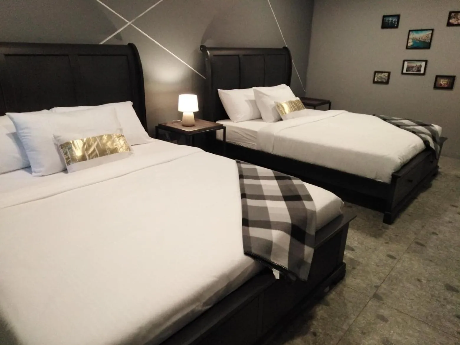 Bed in R Bed and Breakfast