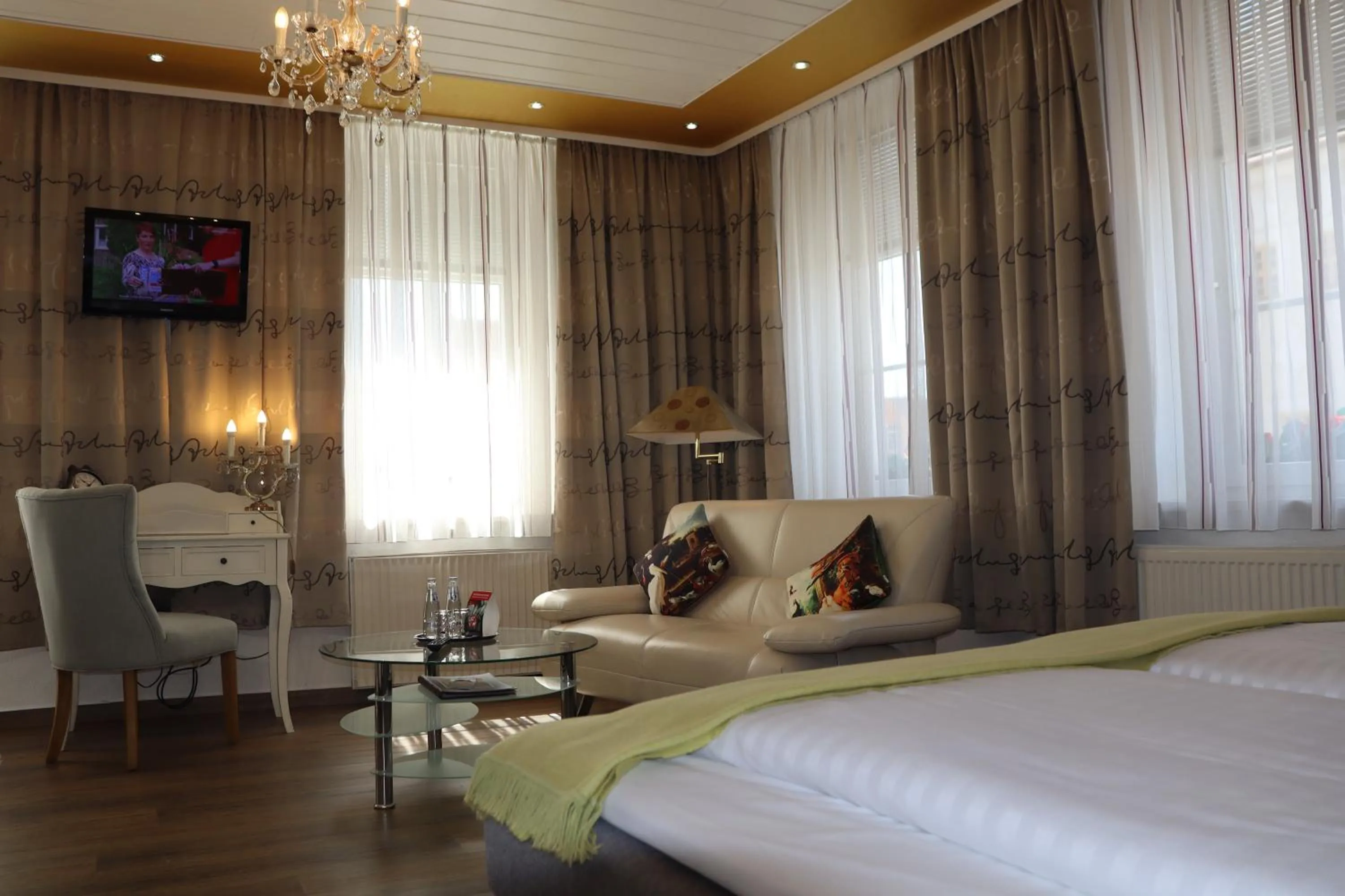 Photo of the whole room, Bed in Boulevardhotel Sängerstadt - alle Zimmer klimatisiert