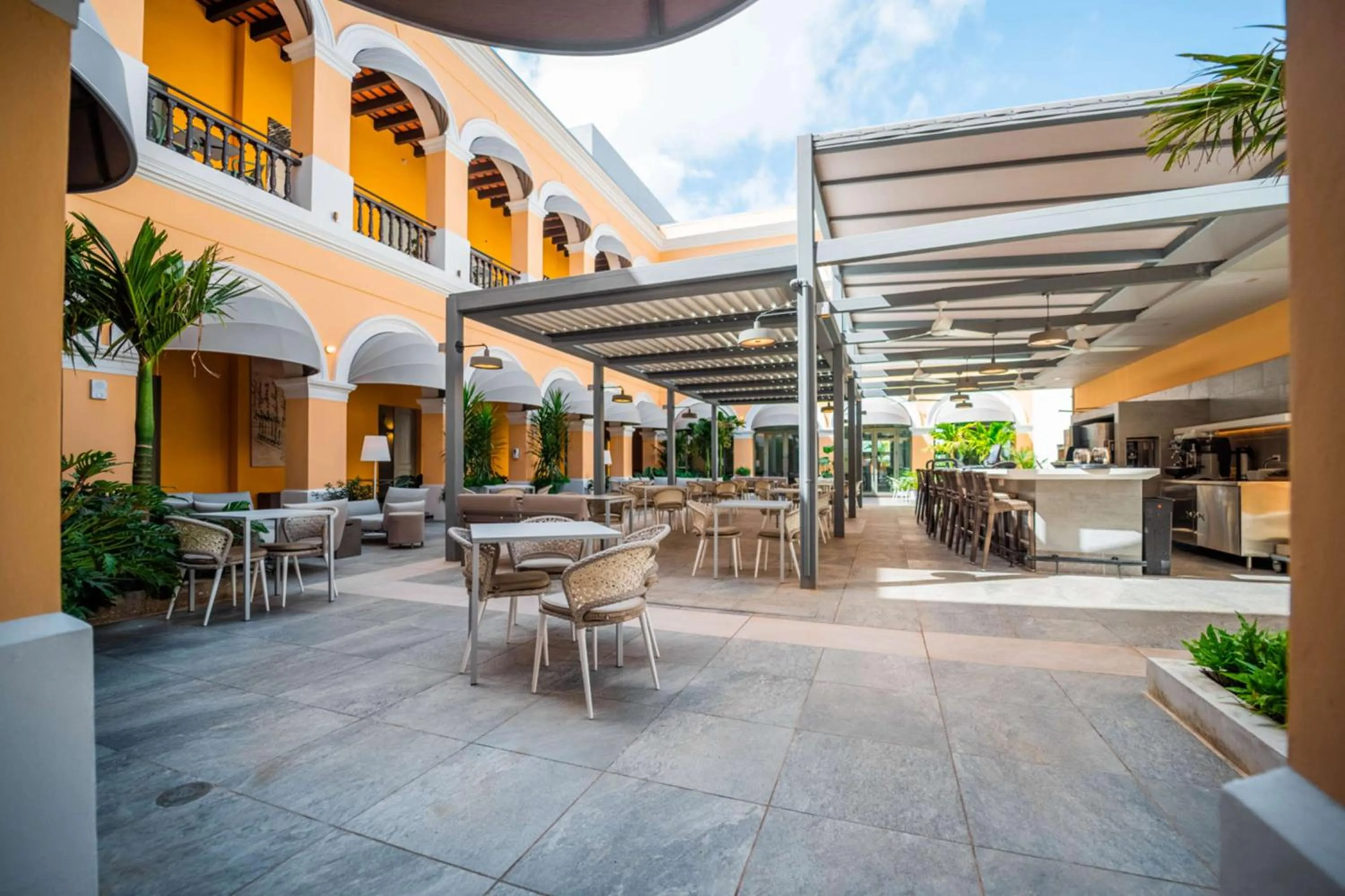 Restaurant/places to eat in Palacio Provincial San Juan, Adults only, Curio Collection by Hilton