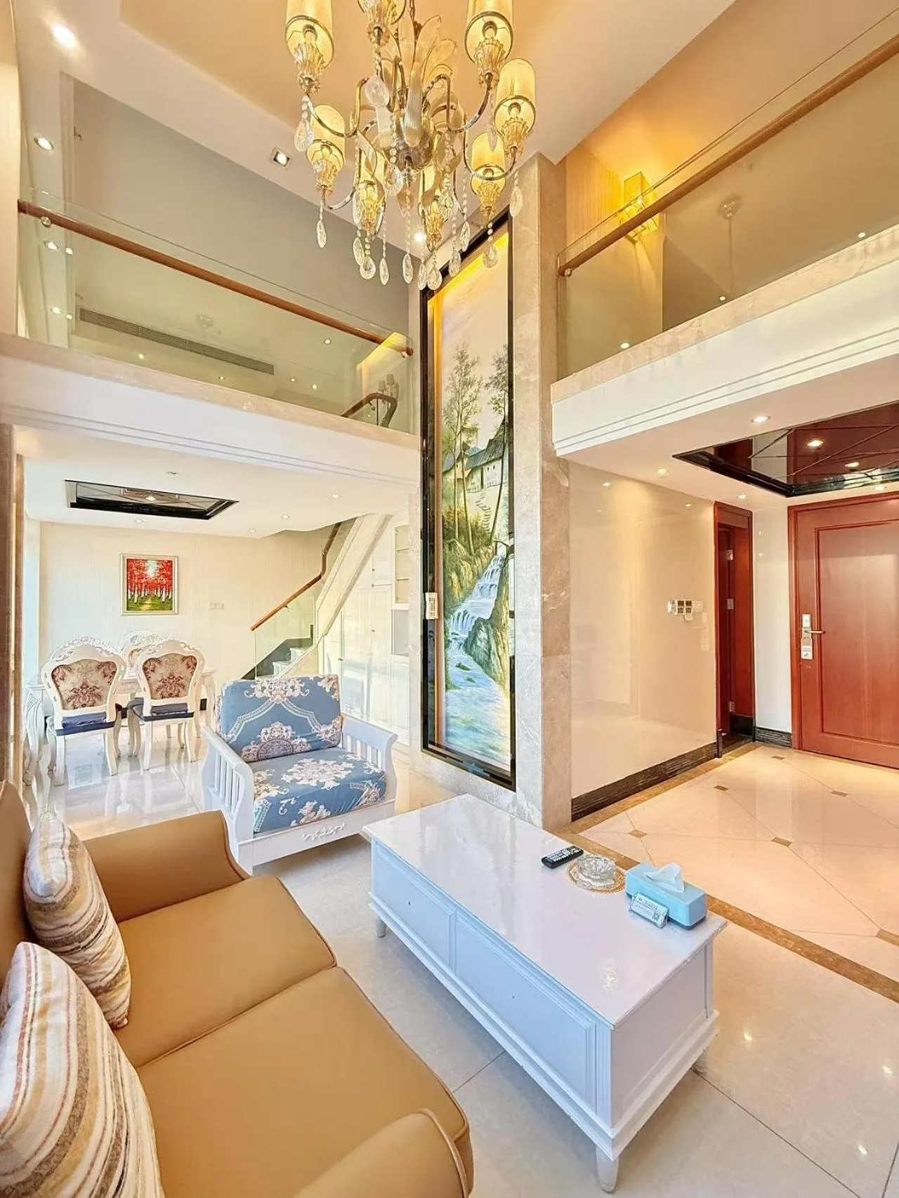 Living room, Bed in Barton International Residence Guangzhou - located in the city center adjacent to Beijing Road Pedestrian Street and Dafo Temple and close to the subway