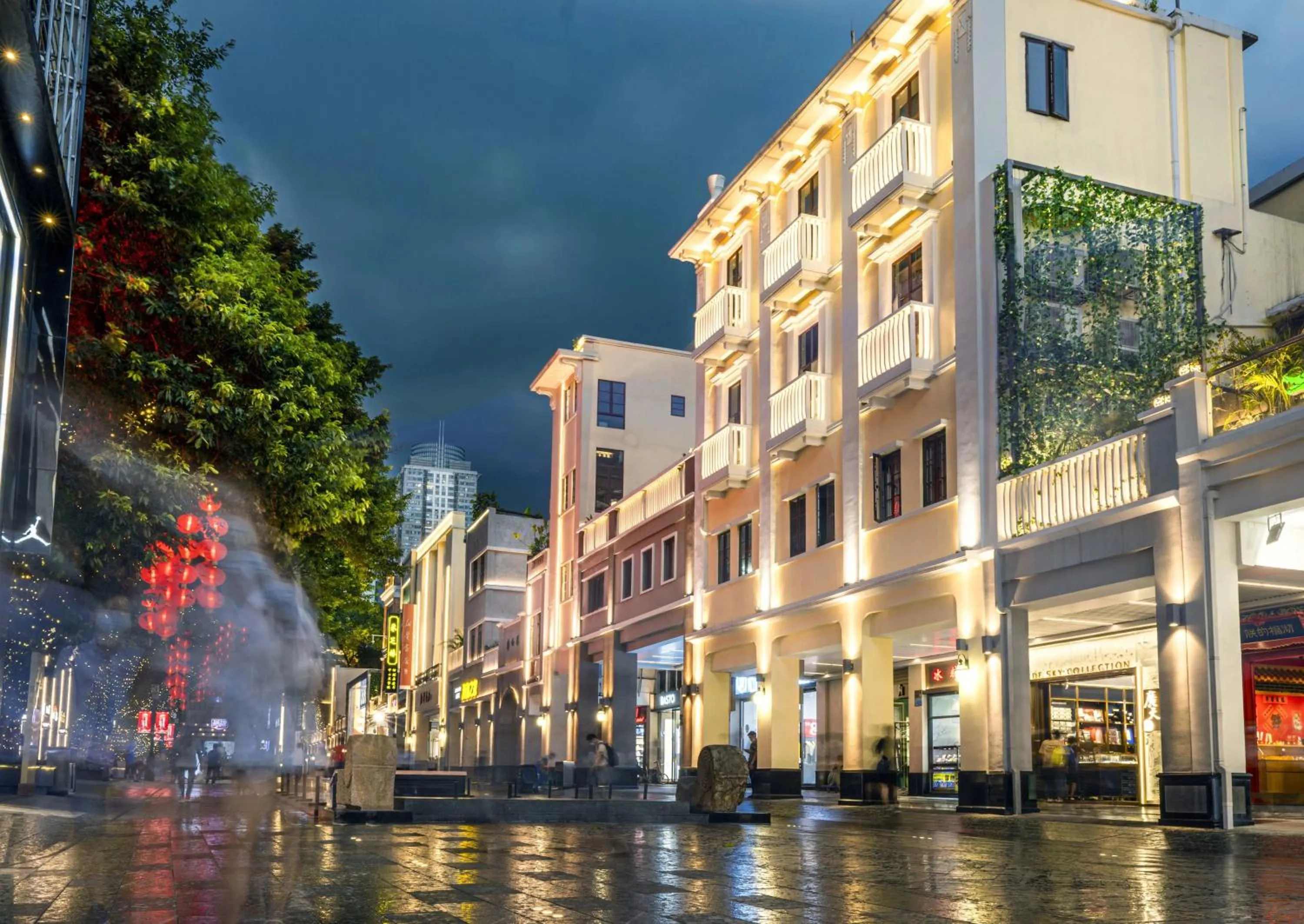 Off site in Barton International Residence Guangzhou - located in the city center adjacent to Beijing Road Pedestrian Street and Dafo Temple and close to the subway