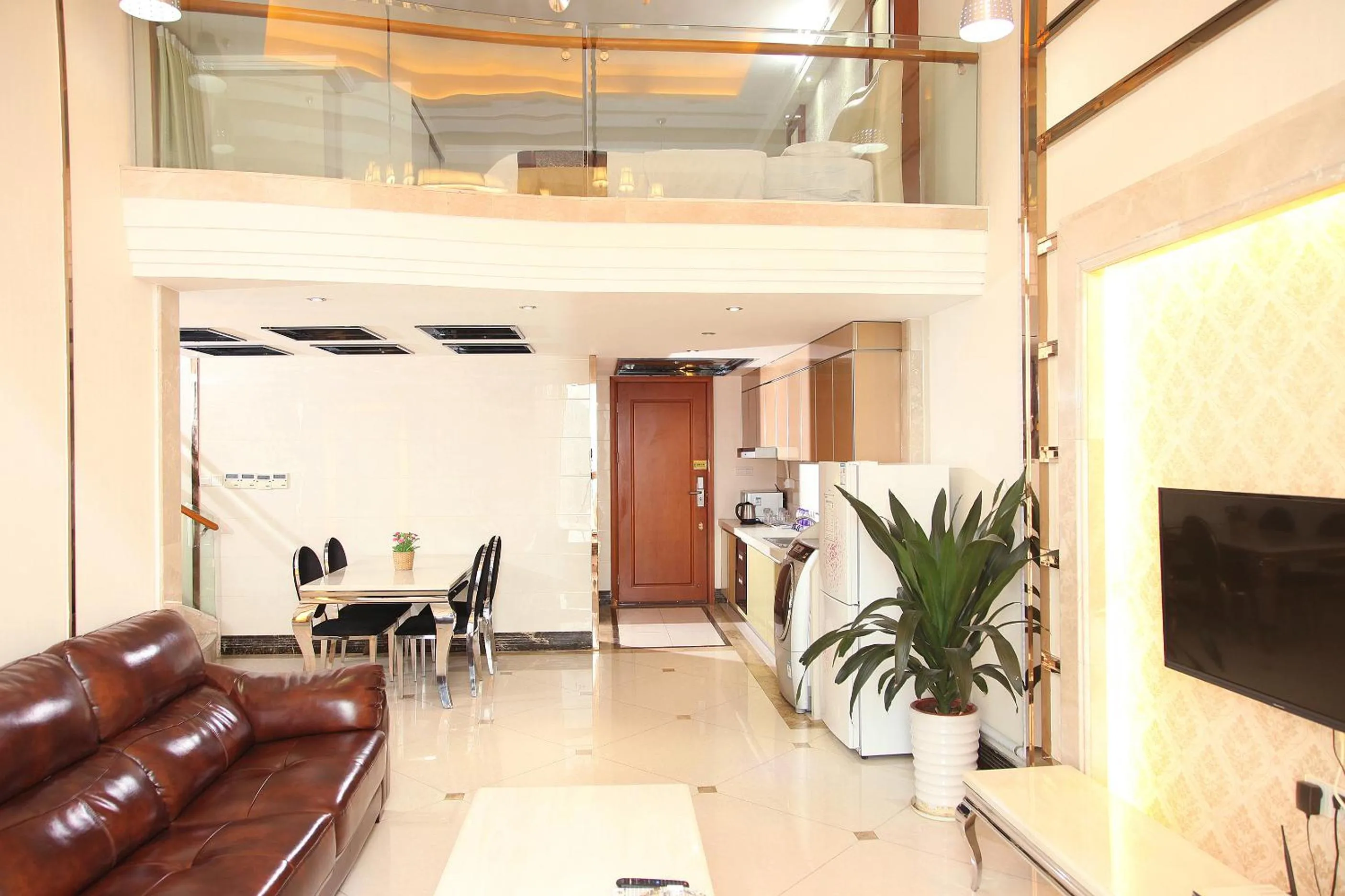 Living room in Barton International Residence Guangzhou - located in the city center adjacent to Beijing Road Pedestrian Street and Dafo Temple and close to the subway