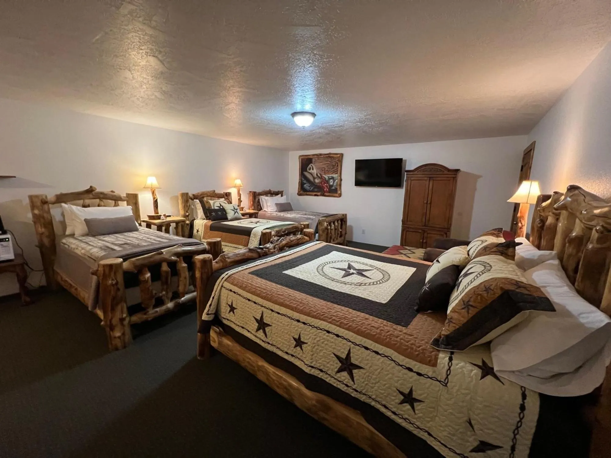 Communal lounge/ TV room, Bed in THE SNUGGLE INN