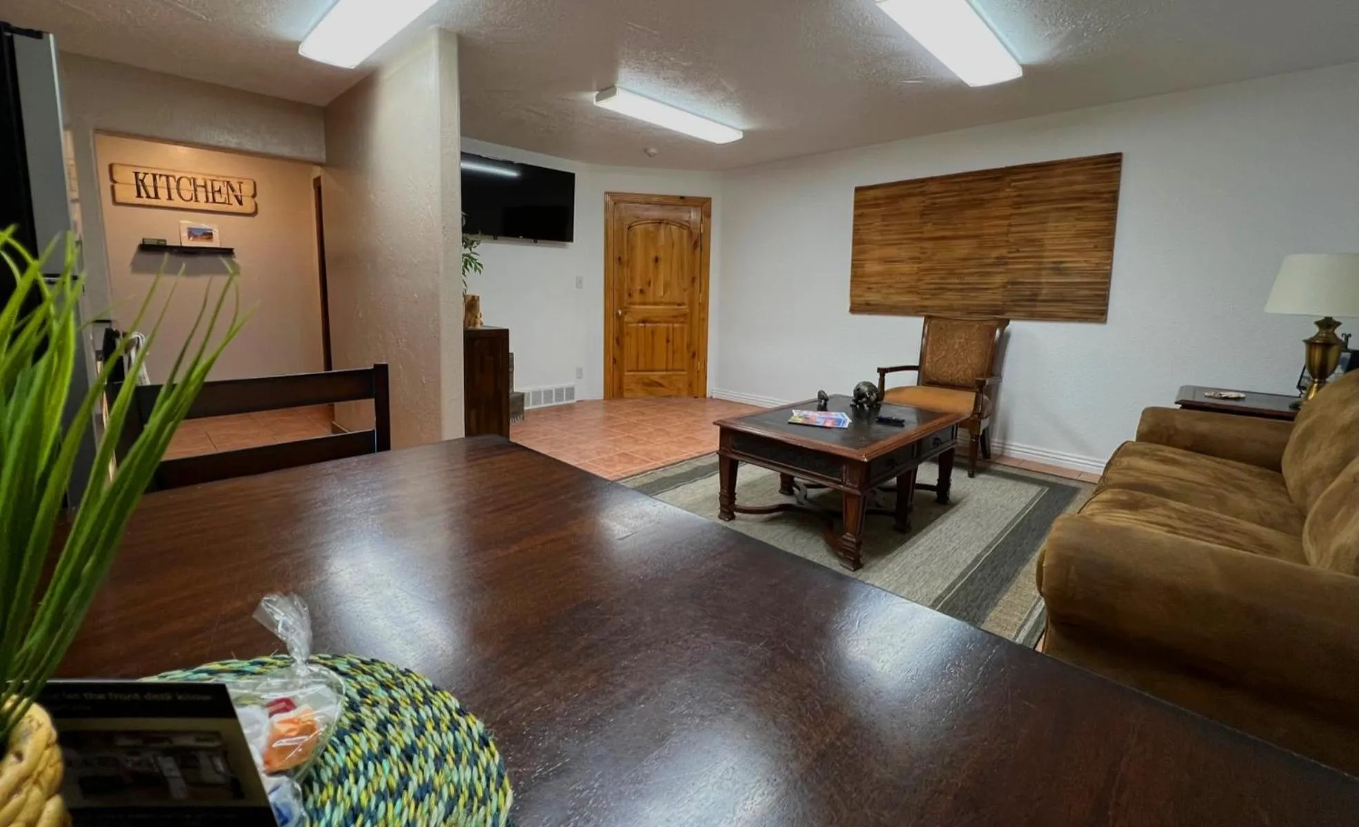 Communal lounge/ TV room in THE SNUGGLE INN