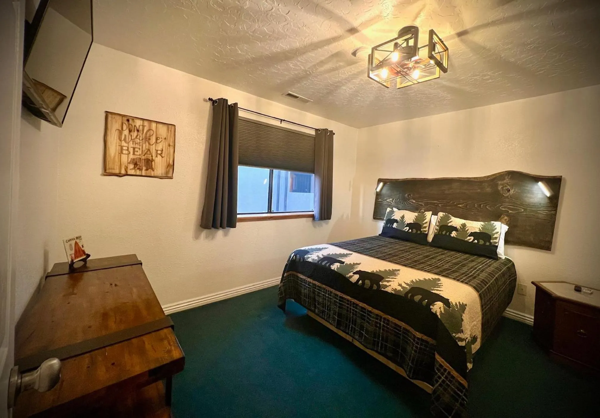 Bed in THE SNUGGLE INN