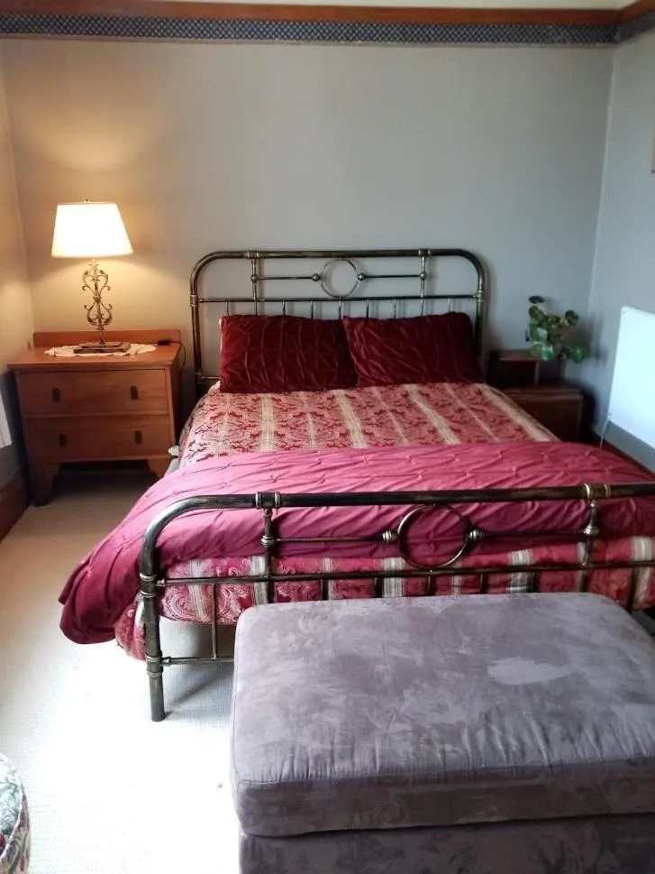 Bed in Manakau House The Old Manakau Hotel 1920