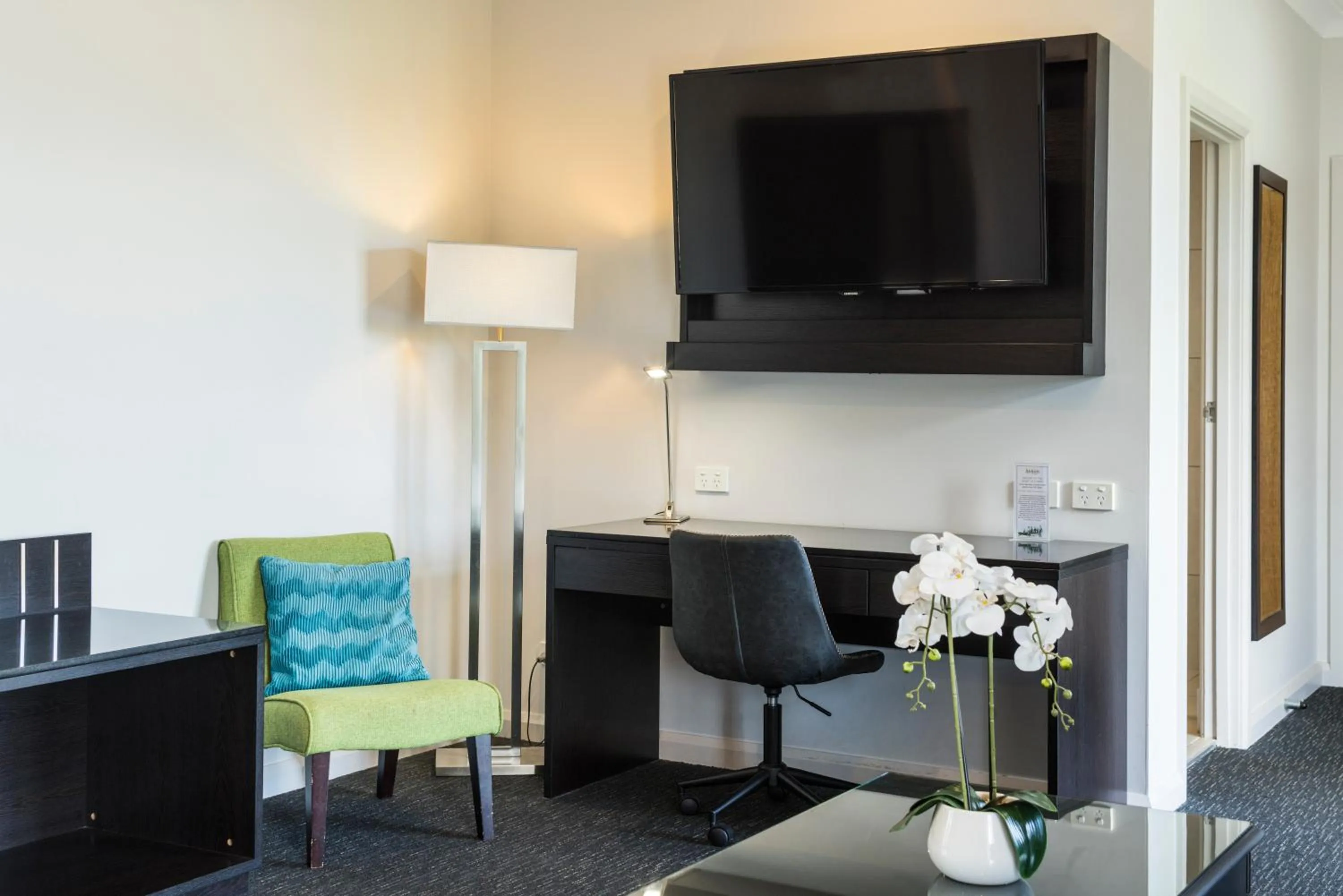 TV and multimedia in The Abbott Boutique Hotel