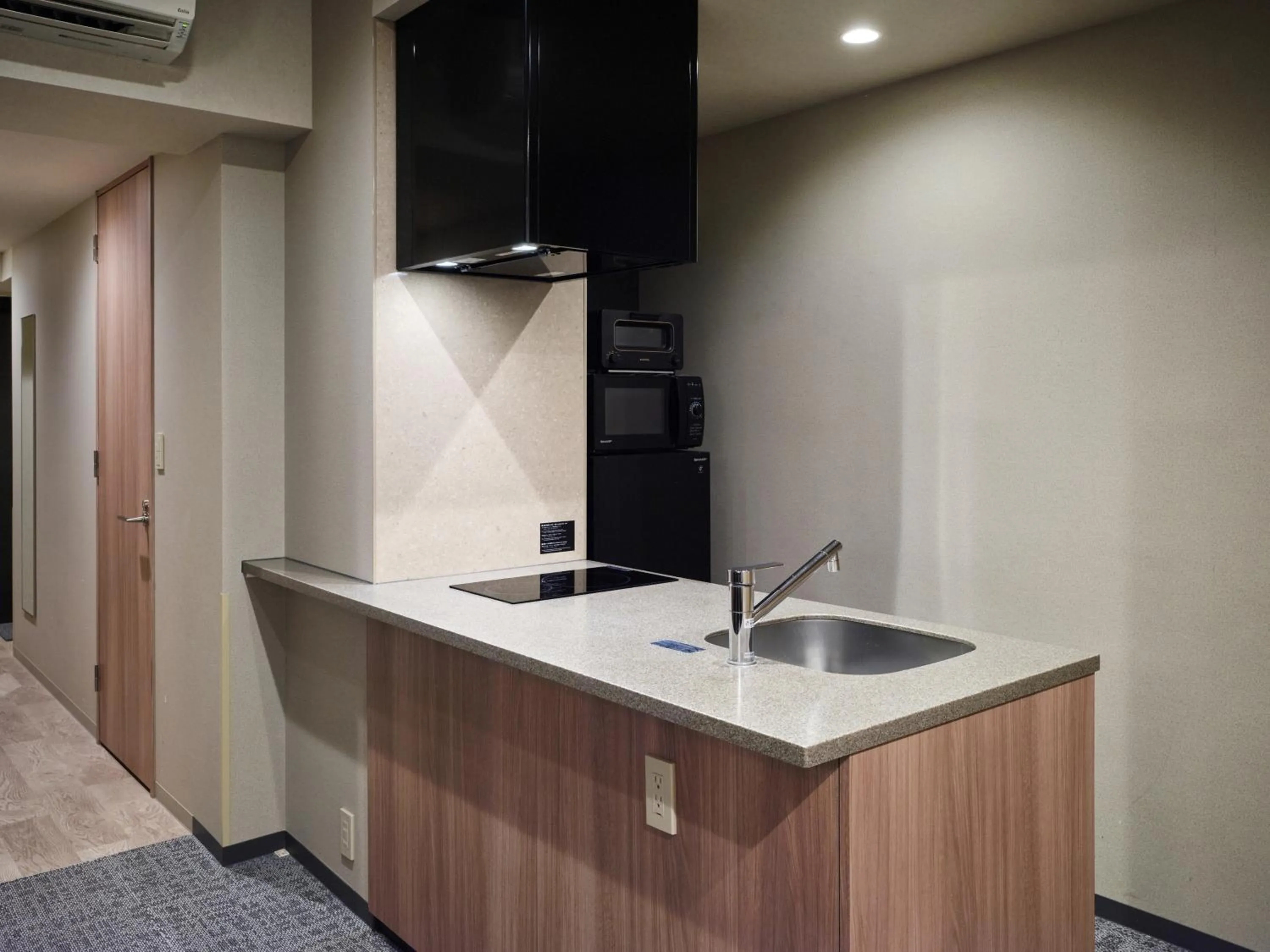 MONday Apart Premium UENO