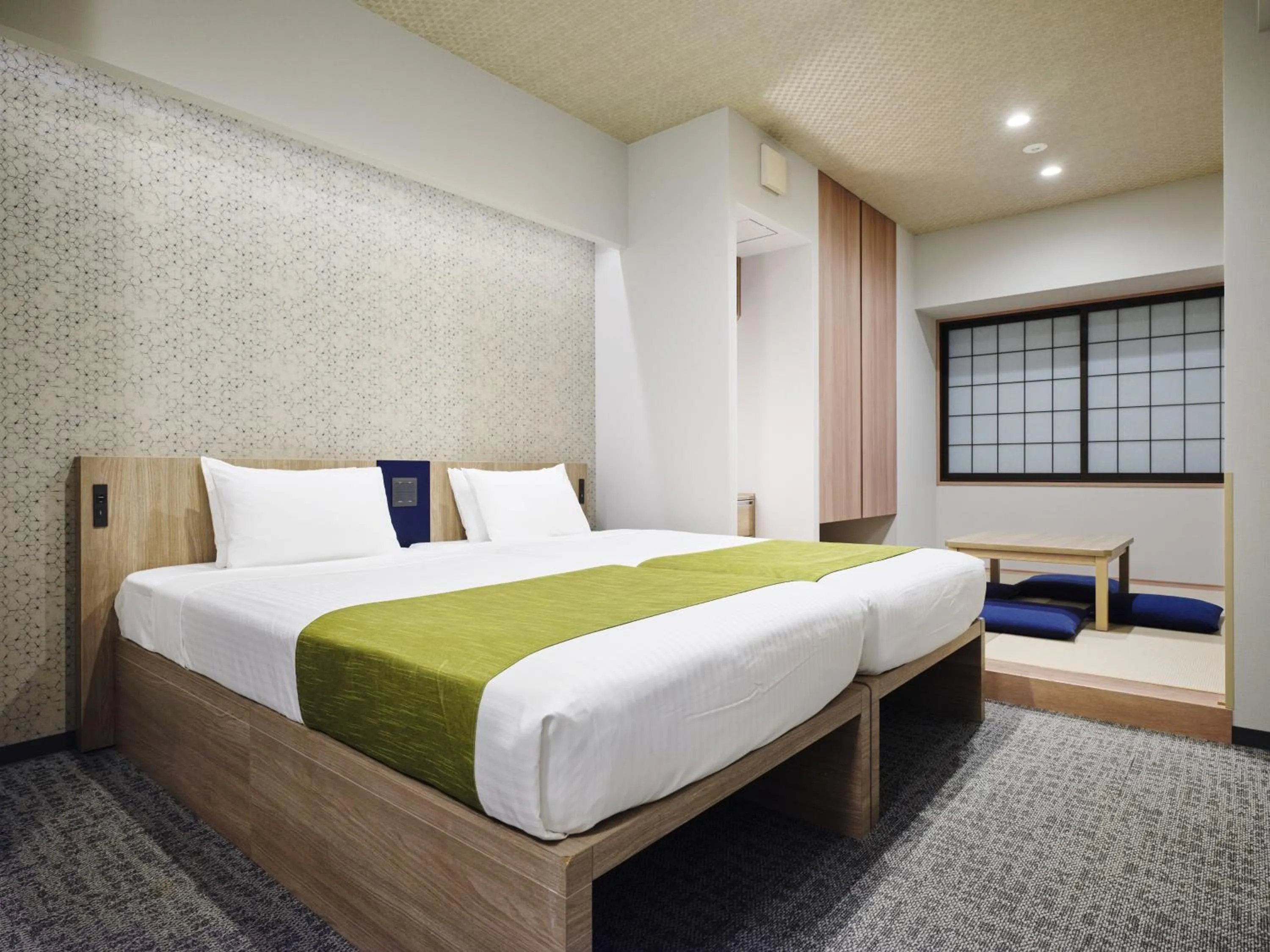 Bed in MONday Apart Premium UENO