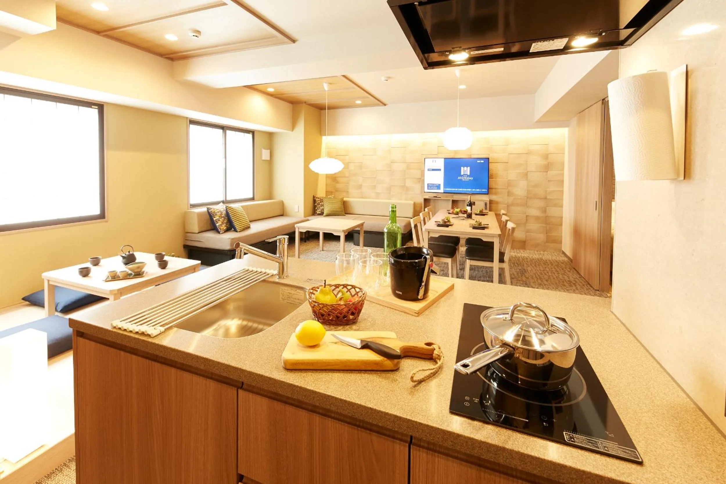 TV and multimedia in MONday Apart Premium UENO