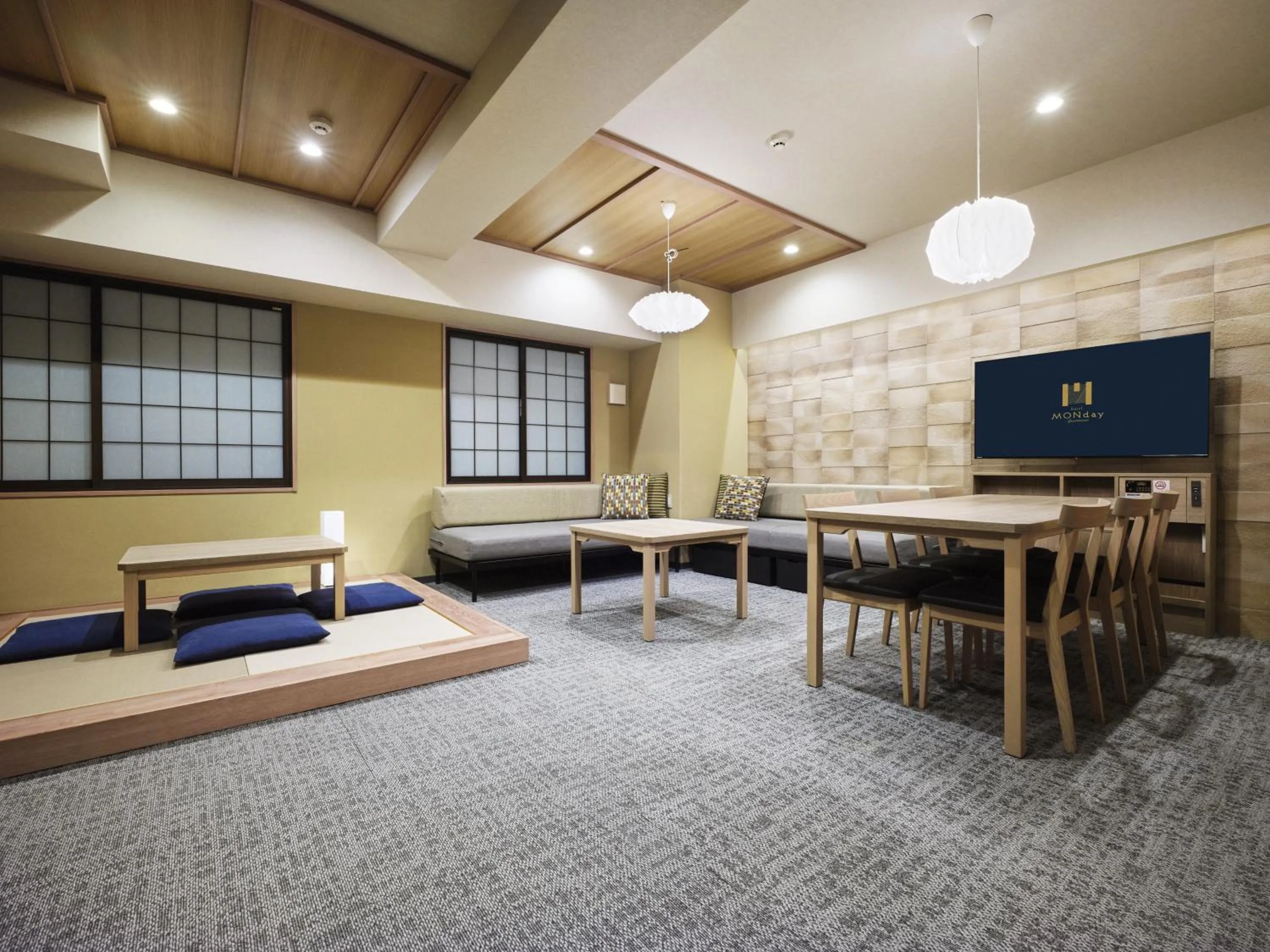 MONday Apart Premium UENO