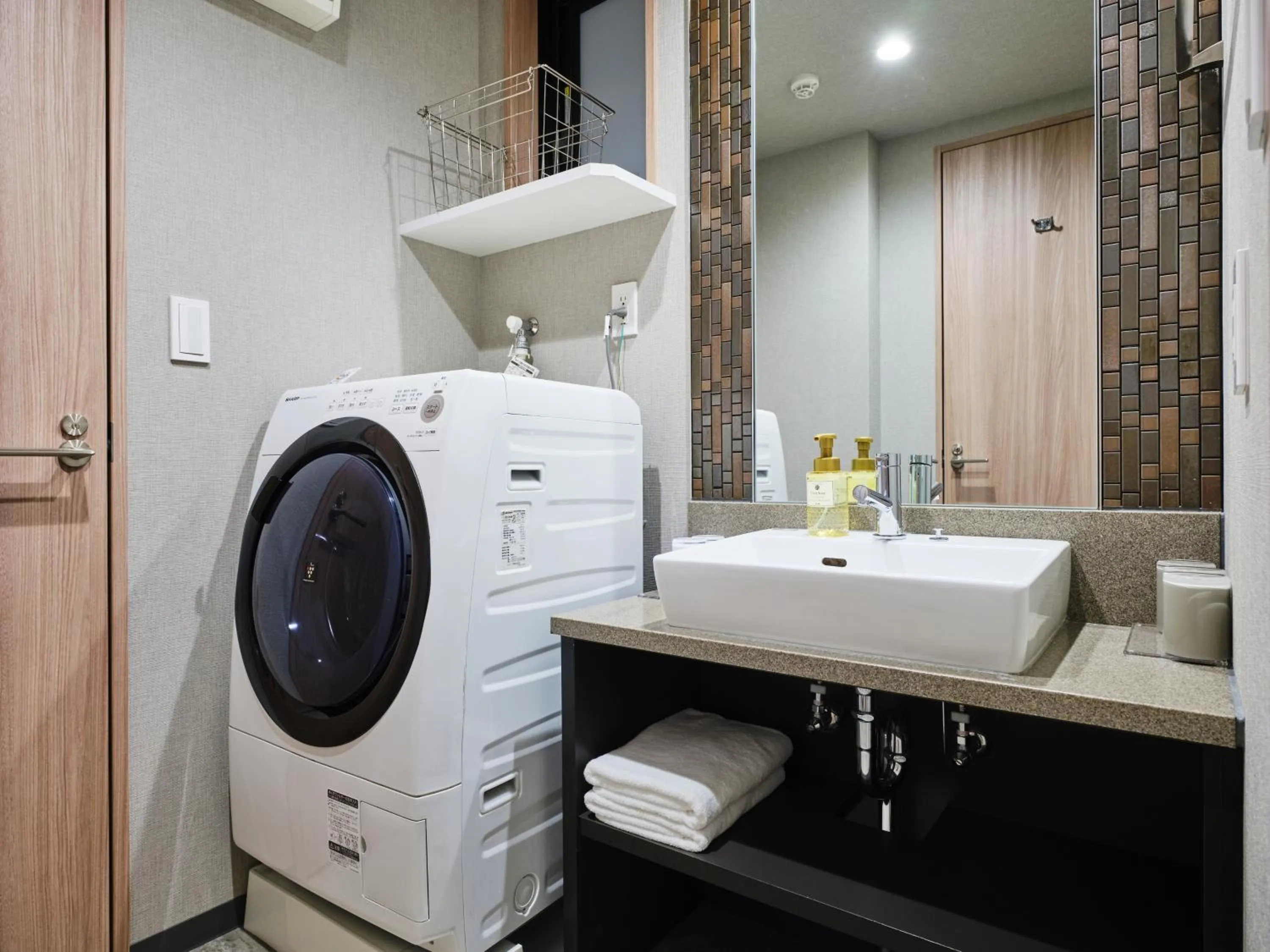 MONday Apart Premium UENO