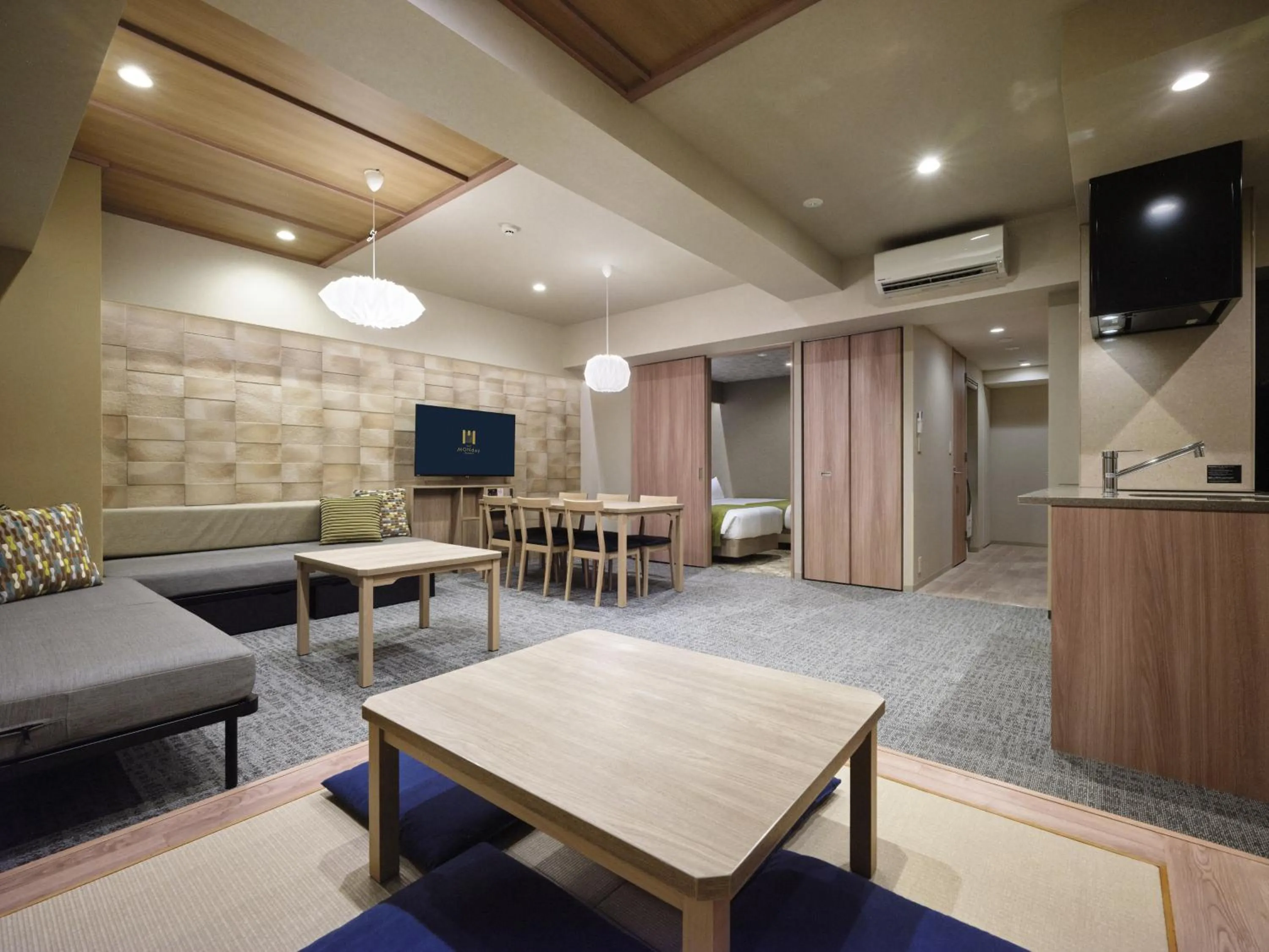 MONday Apart Premium UENO