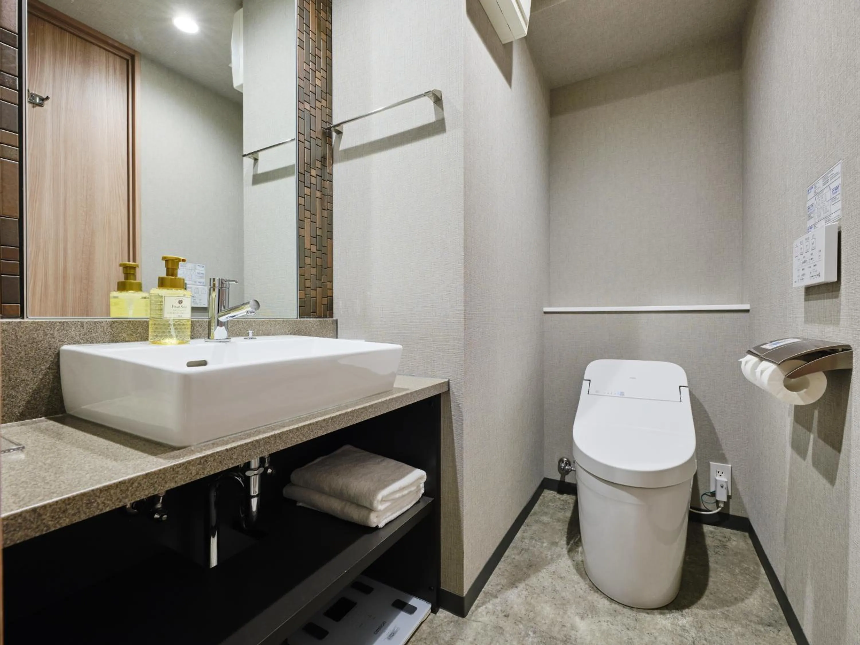 MONday Apart Premium UENO