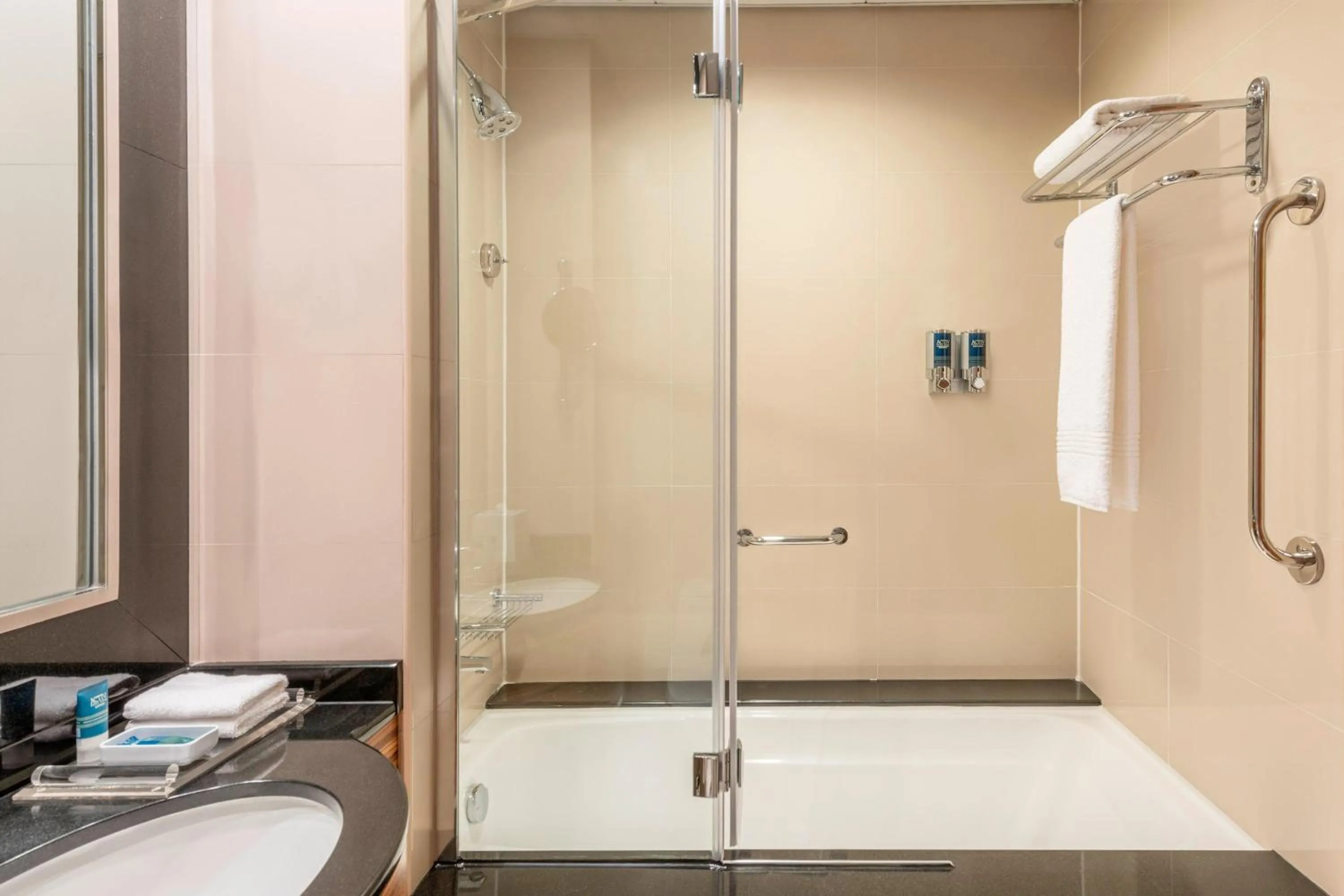 Bathroom in Four Points by Sheraton Bur Dubai