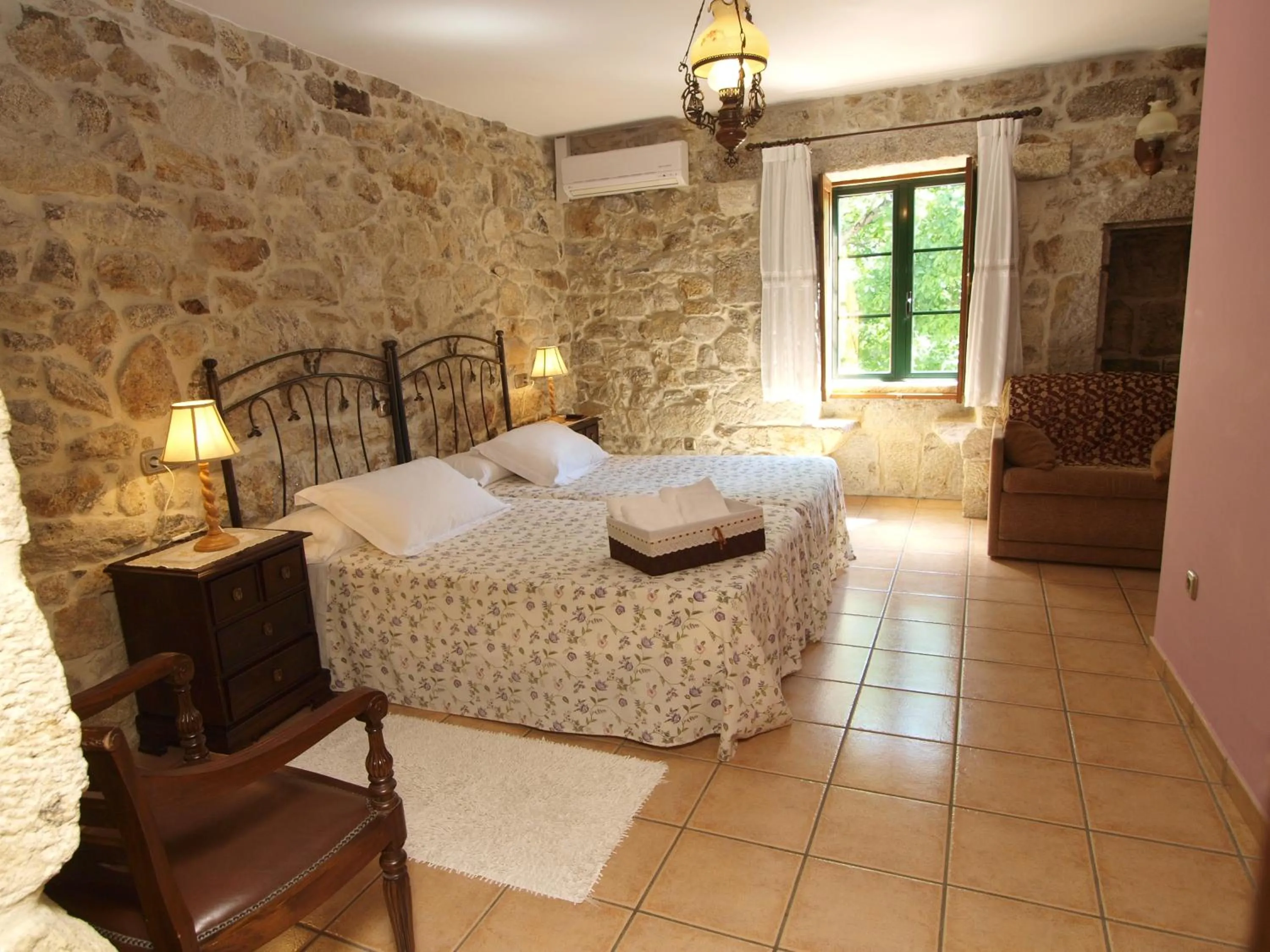 Photo of the whole room, Bed in Casa Torre Vella