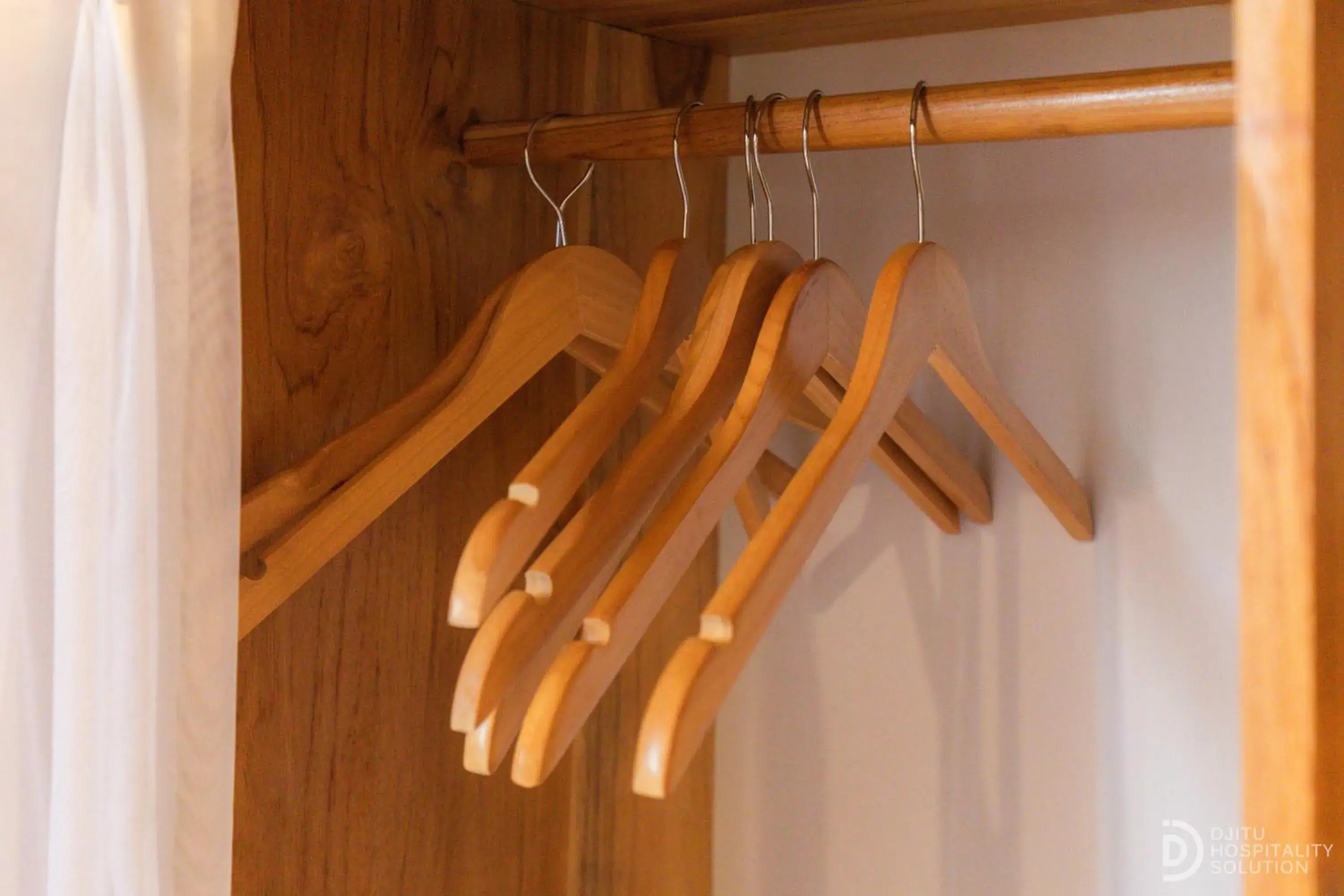 Queen Suite with Pool View in NG Sweet Home Queen Suite with Pool View in NG Sweet Home