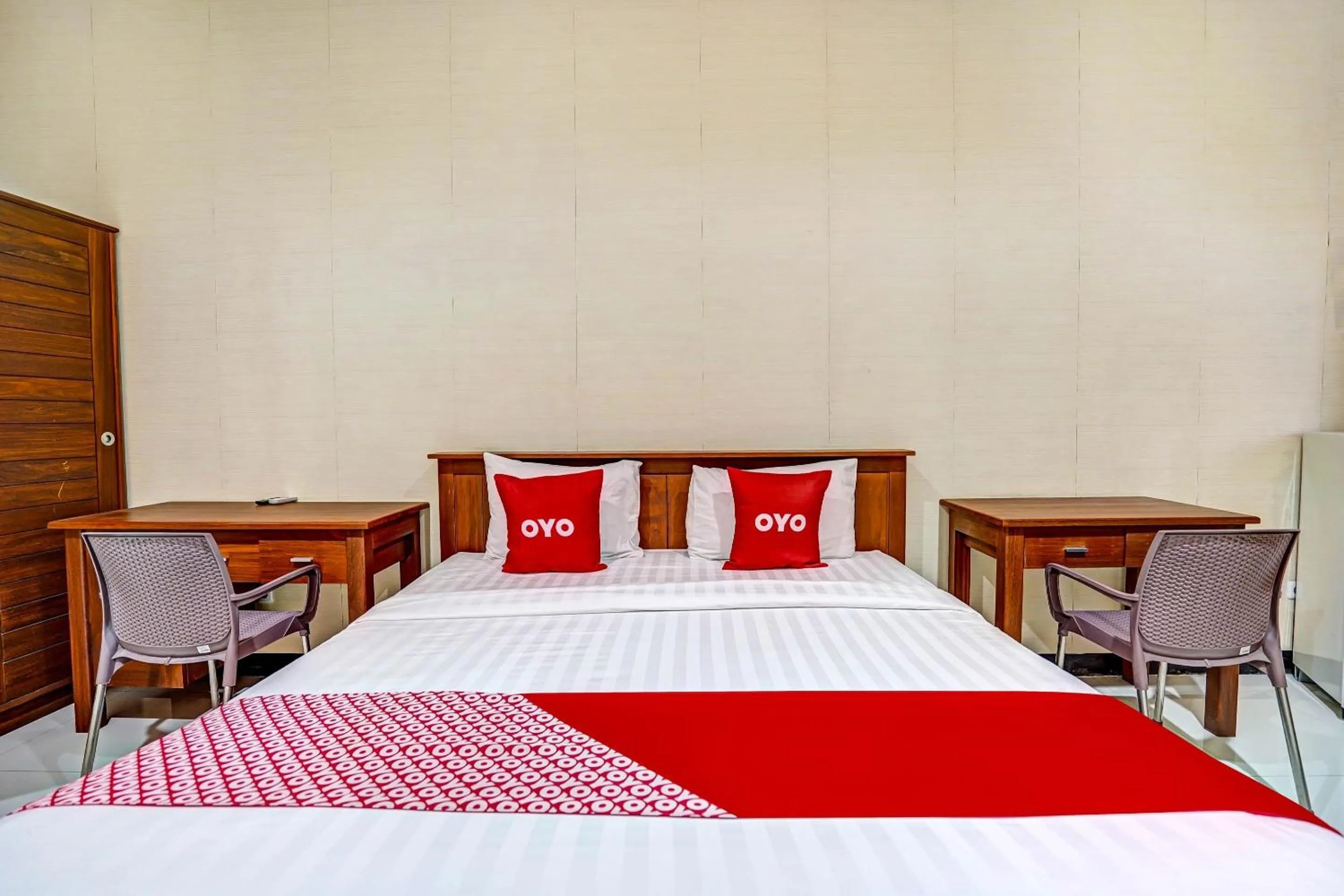 Bedroom in OYO Pratama Dukuh Kupang Sub