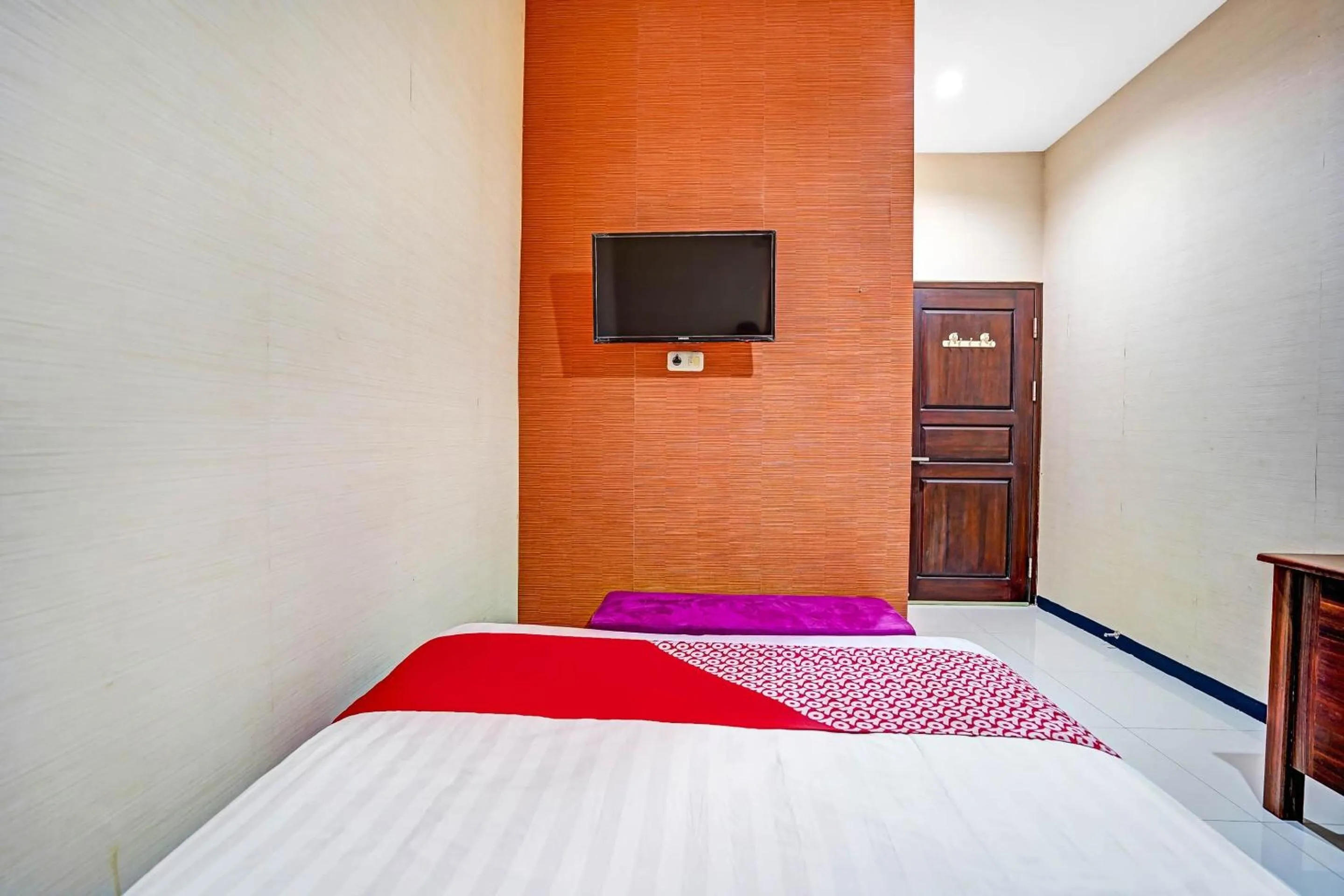 Bedroom in OYO Pratama Dukuh Kupang Sub