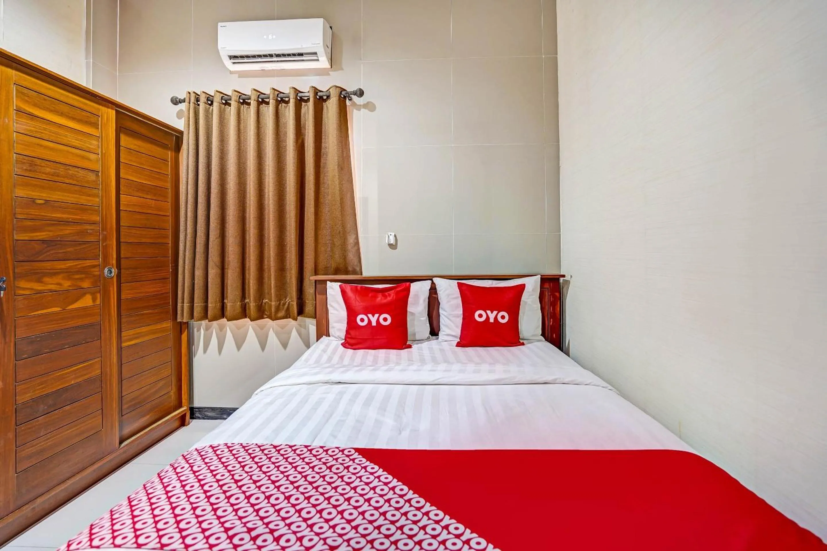 Bedroom in OYO Pratama Dukuh Kupang Sub