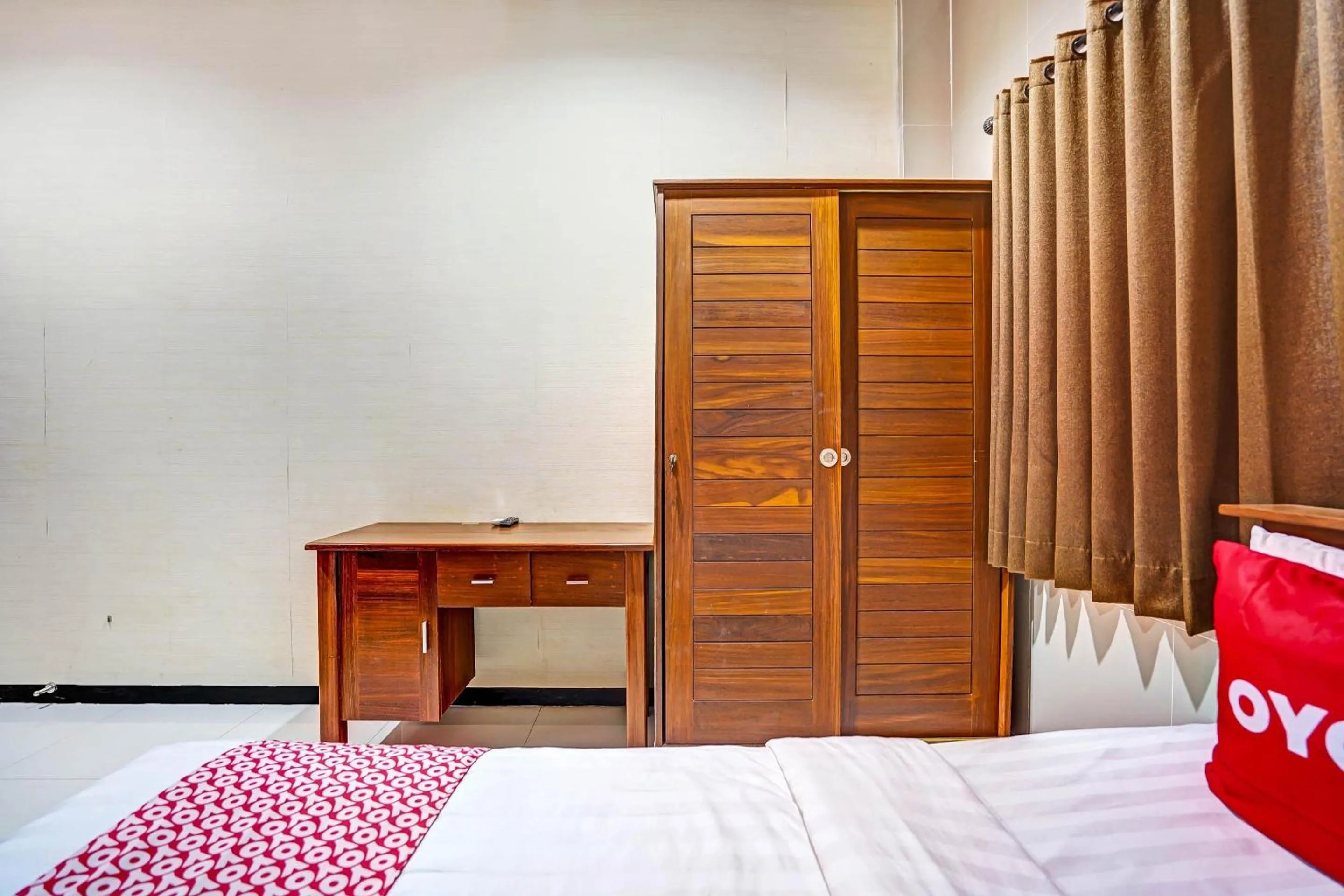 Bedroom in OYO Pratama Dukuh Kupang Sub