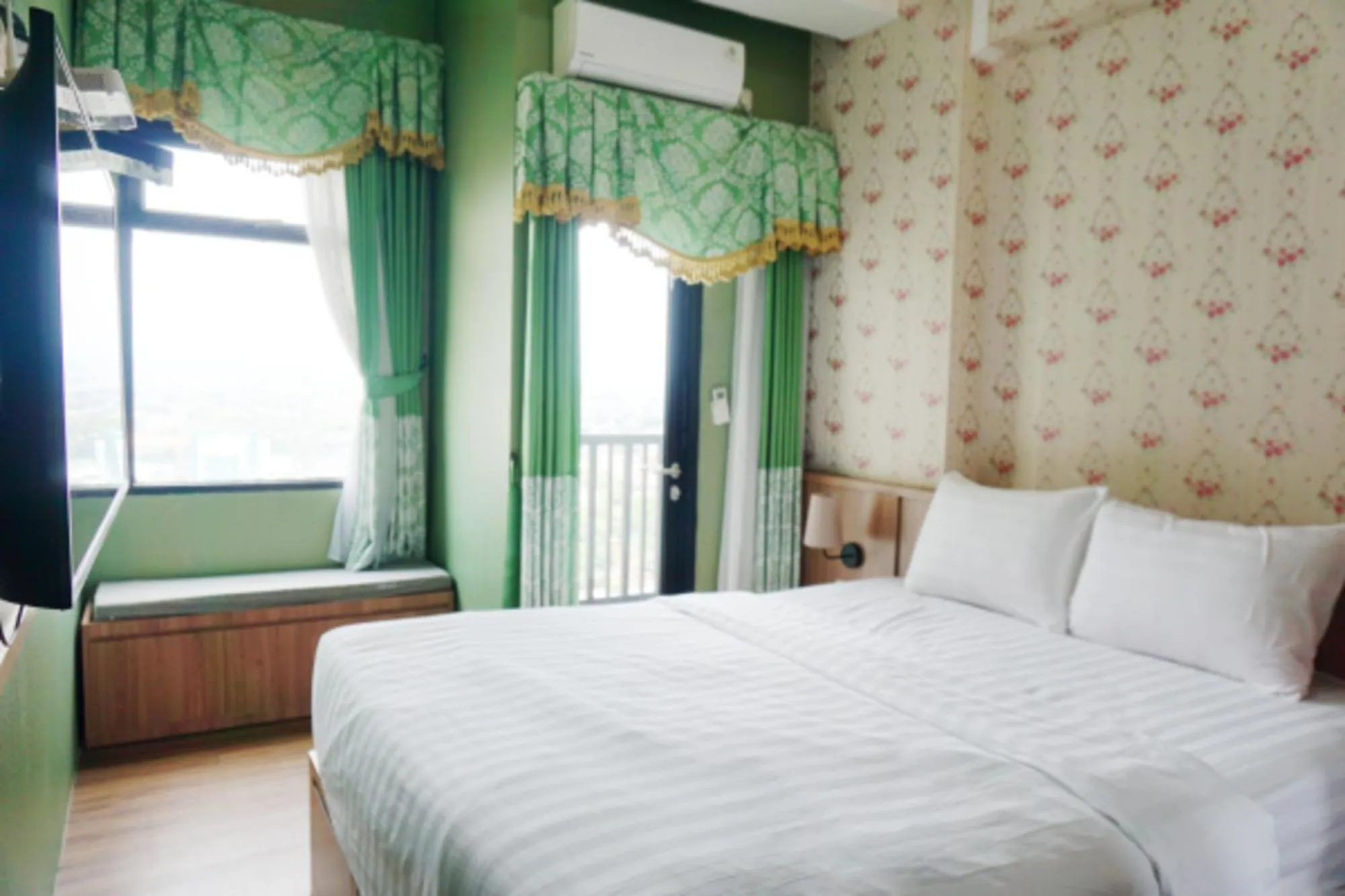 Bed in Cordova Suites